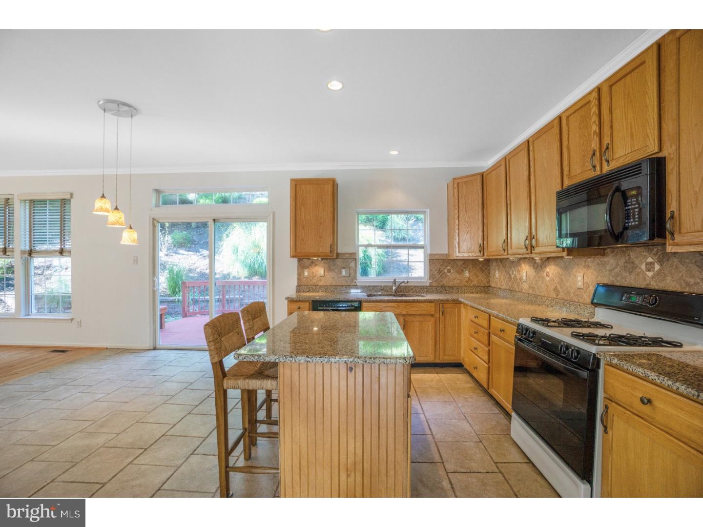 WILLIAMSBURG - Residential