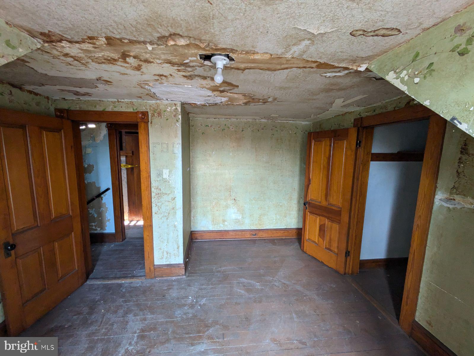 WEST SIDE - Residential Income