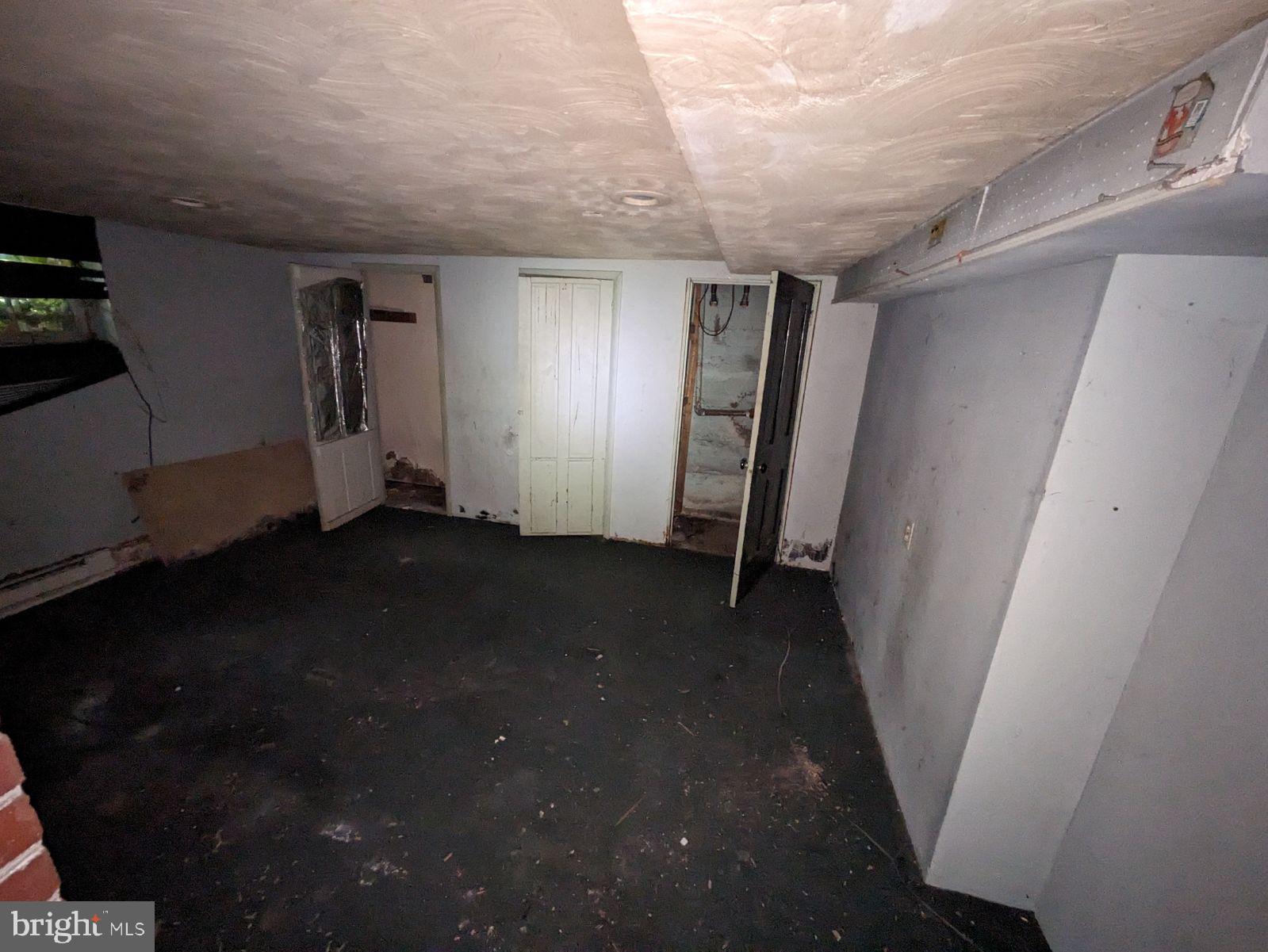 WEST SIDE - Residential Income