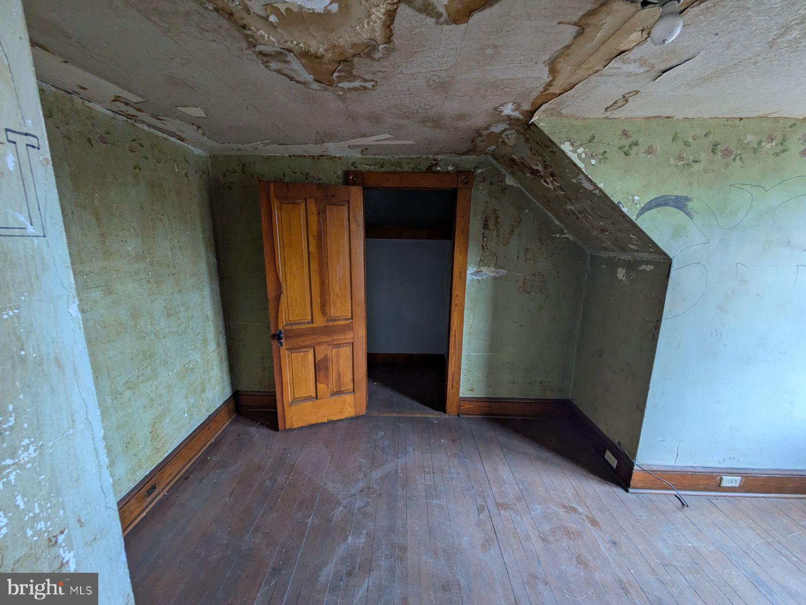 WEST SIDE - Residential Income