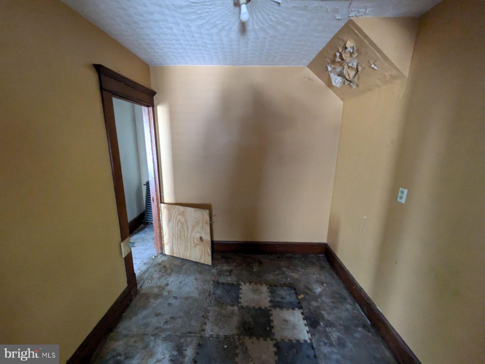 WEST SIDE - Residential Income