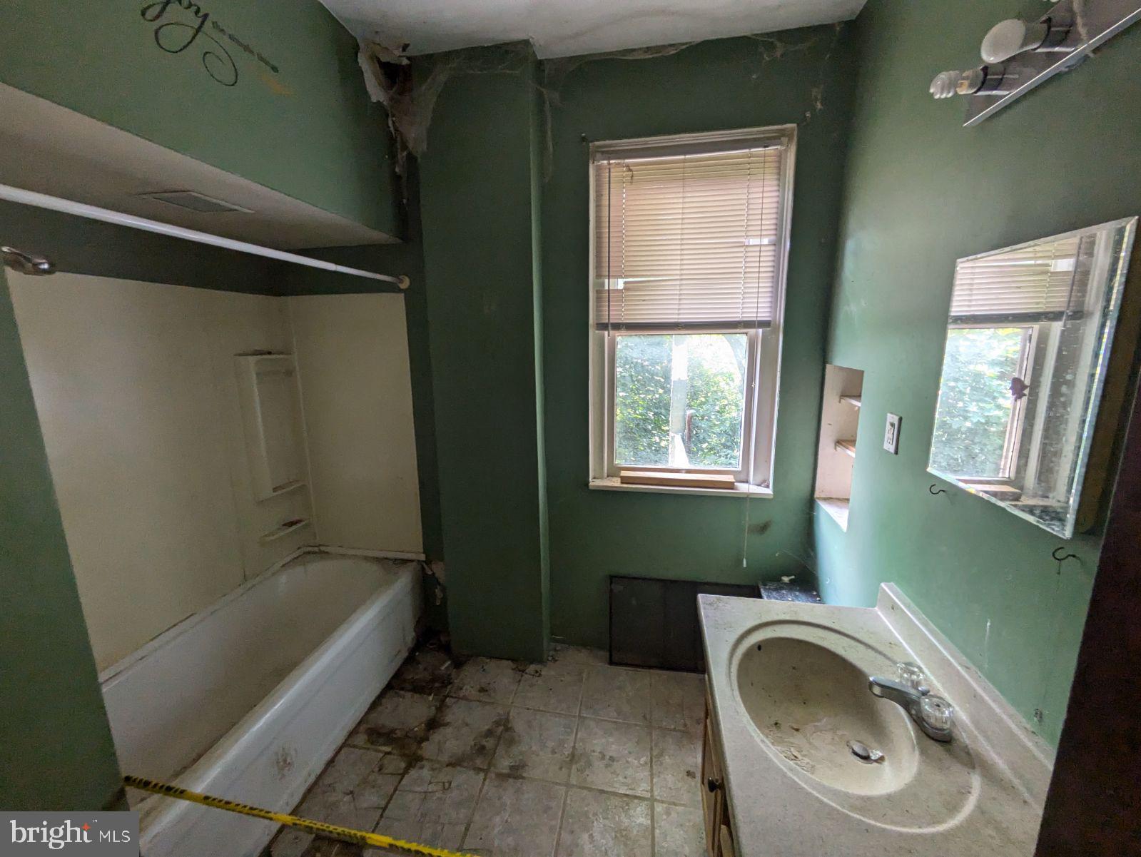 WEST SIDE - Residential Income