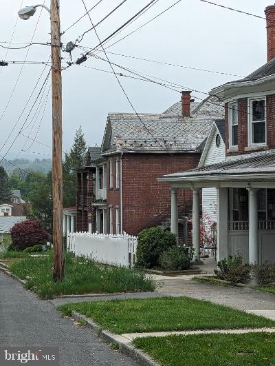 WEST SIDE - Residential Income