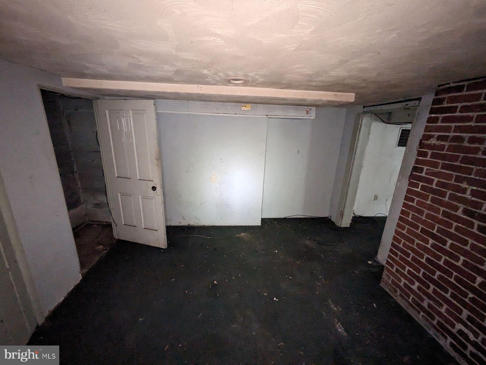 WEST SIDE - Residential Income