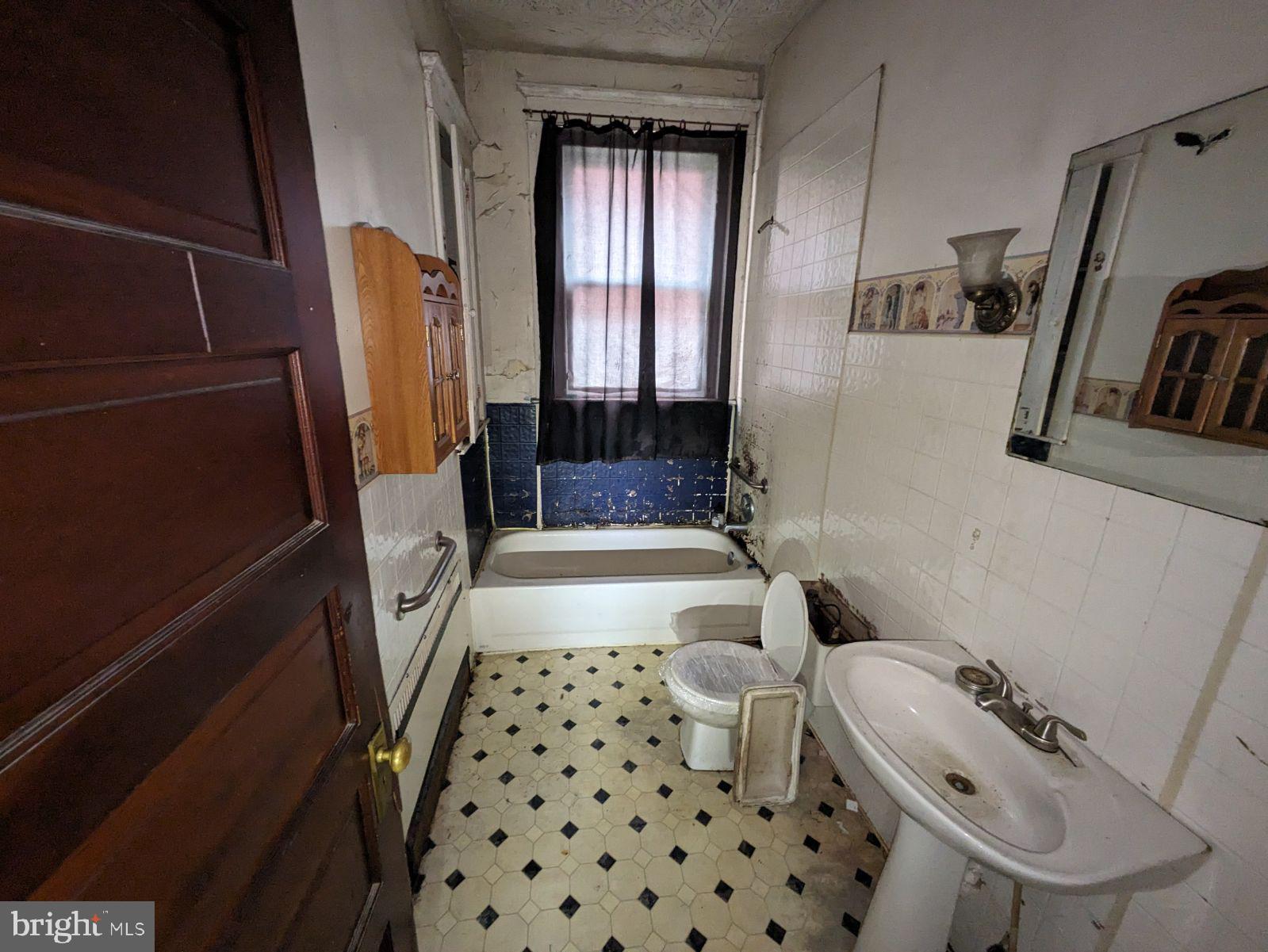 WEST SIDE - Residential Income