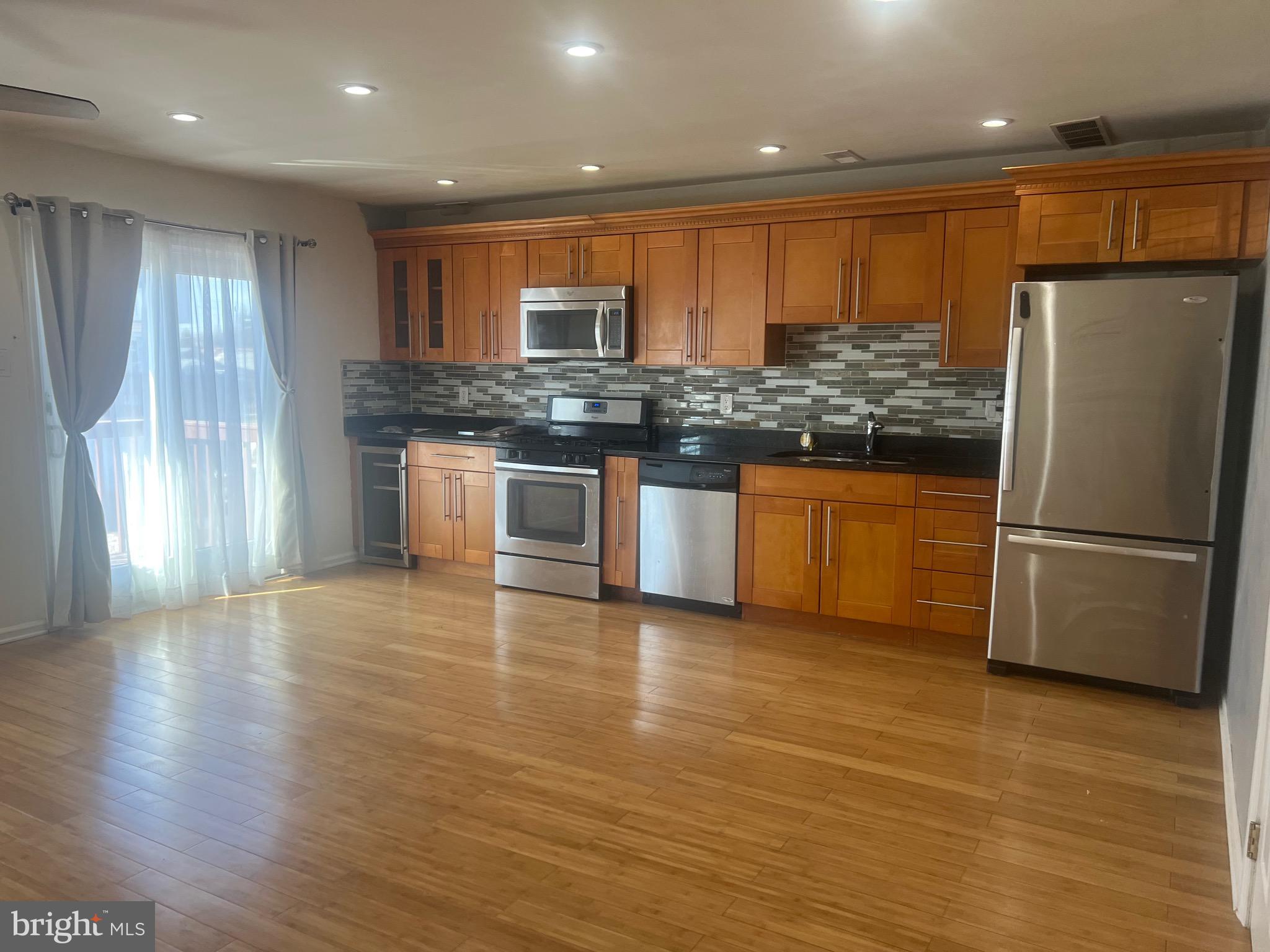 RIVERWATCH CONDO - Residential