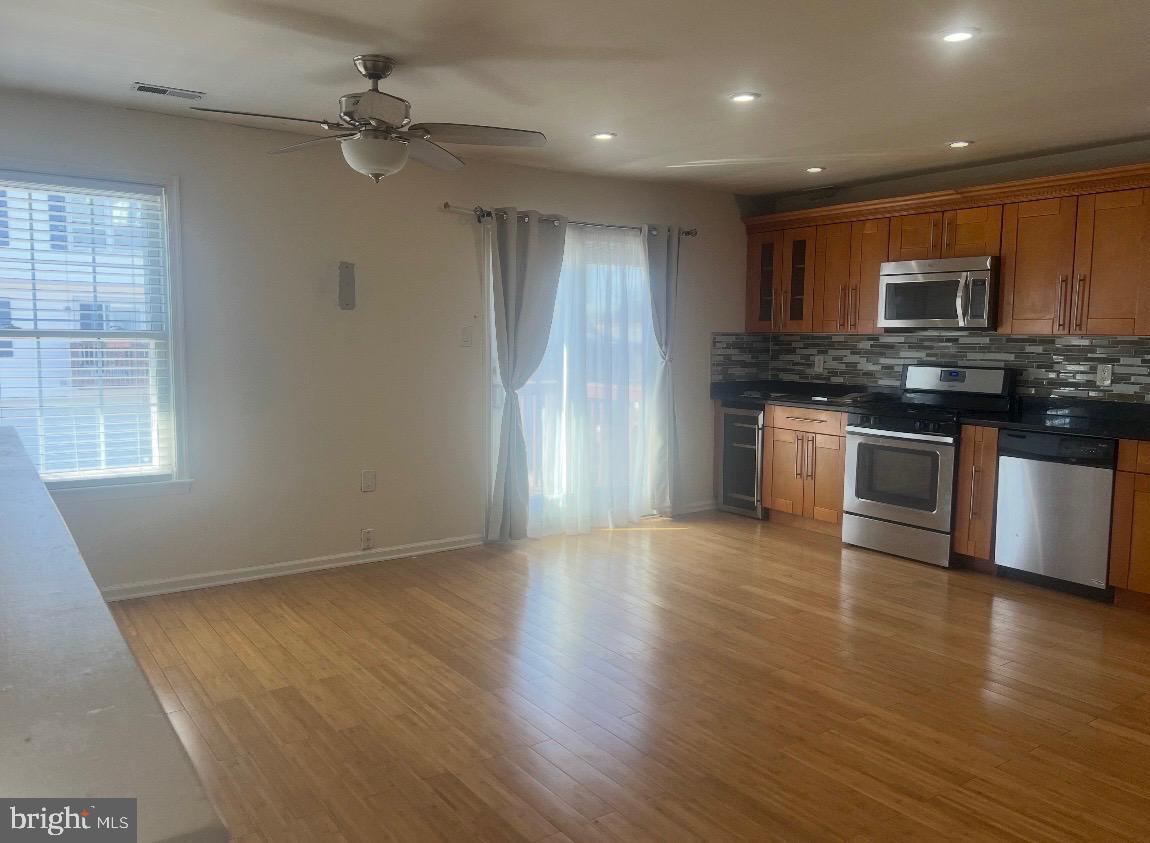 RIVERWATCH CONDO - Residential