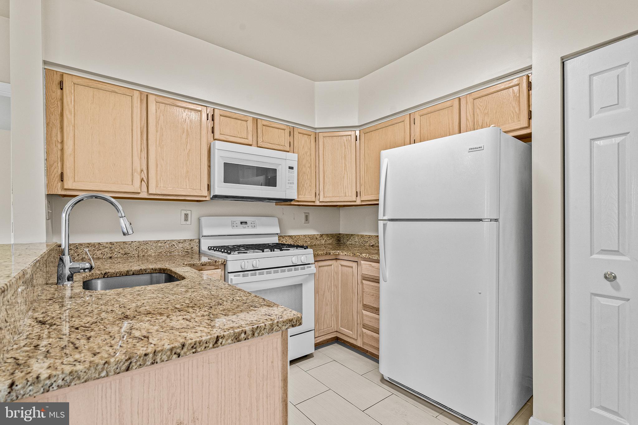 SAYBROOKE LANDING AT SEVEN OAKS CONDOMINIUM - Residential