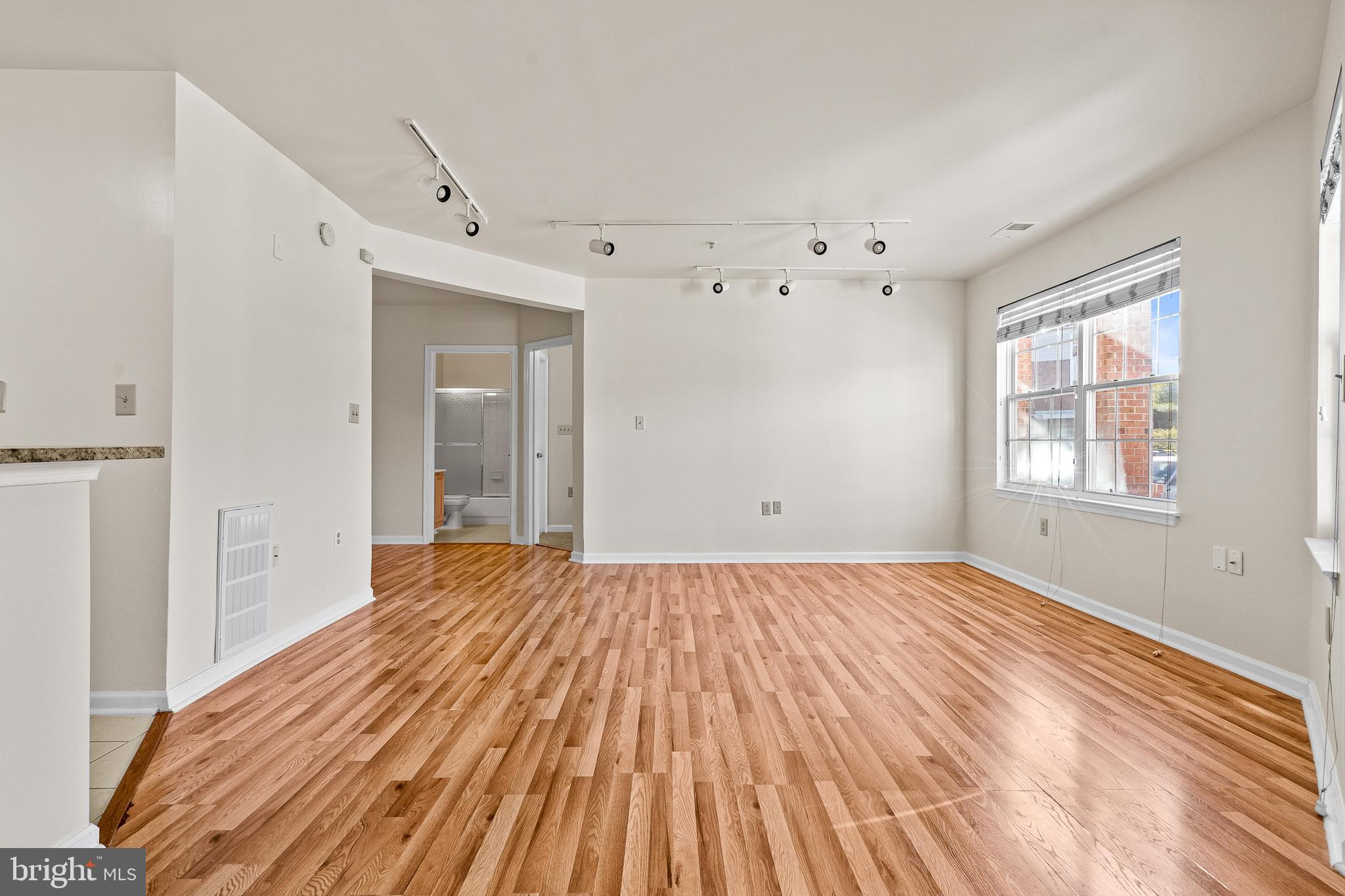 SAYBROOKE LANDING AT SEVEN OAKS CONDOMINIUM - Residential