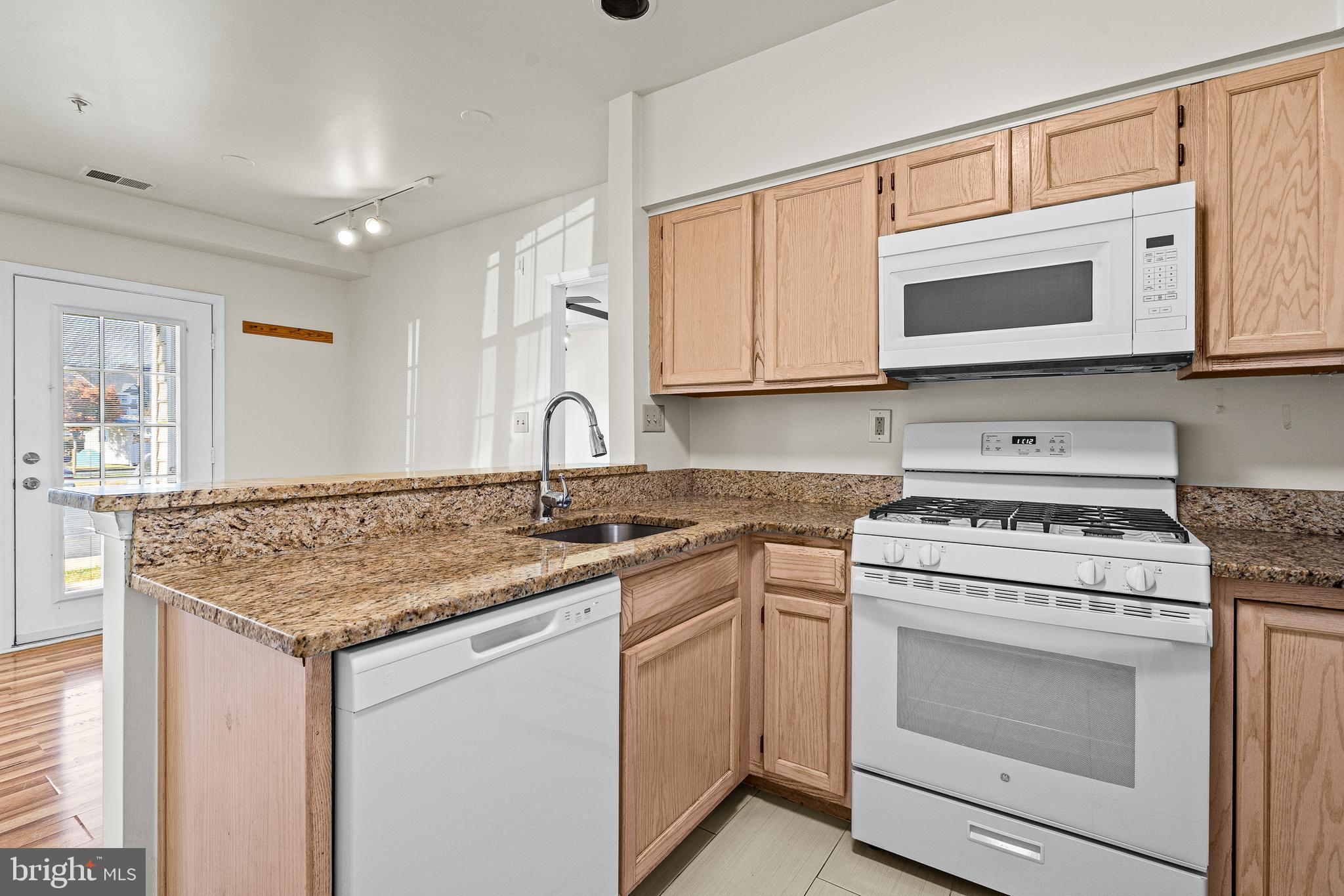 SAYBROOKE LANDING AT SEVEN OAKS CONDOMINIUM - Residential