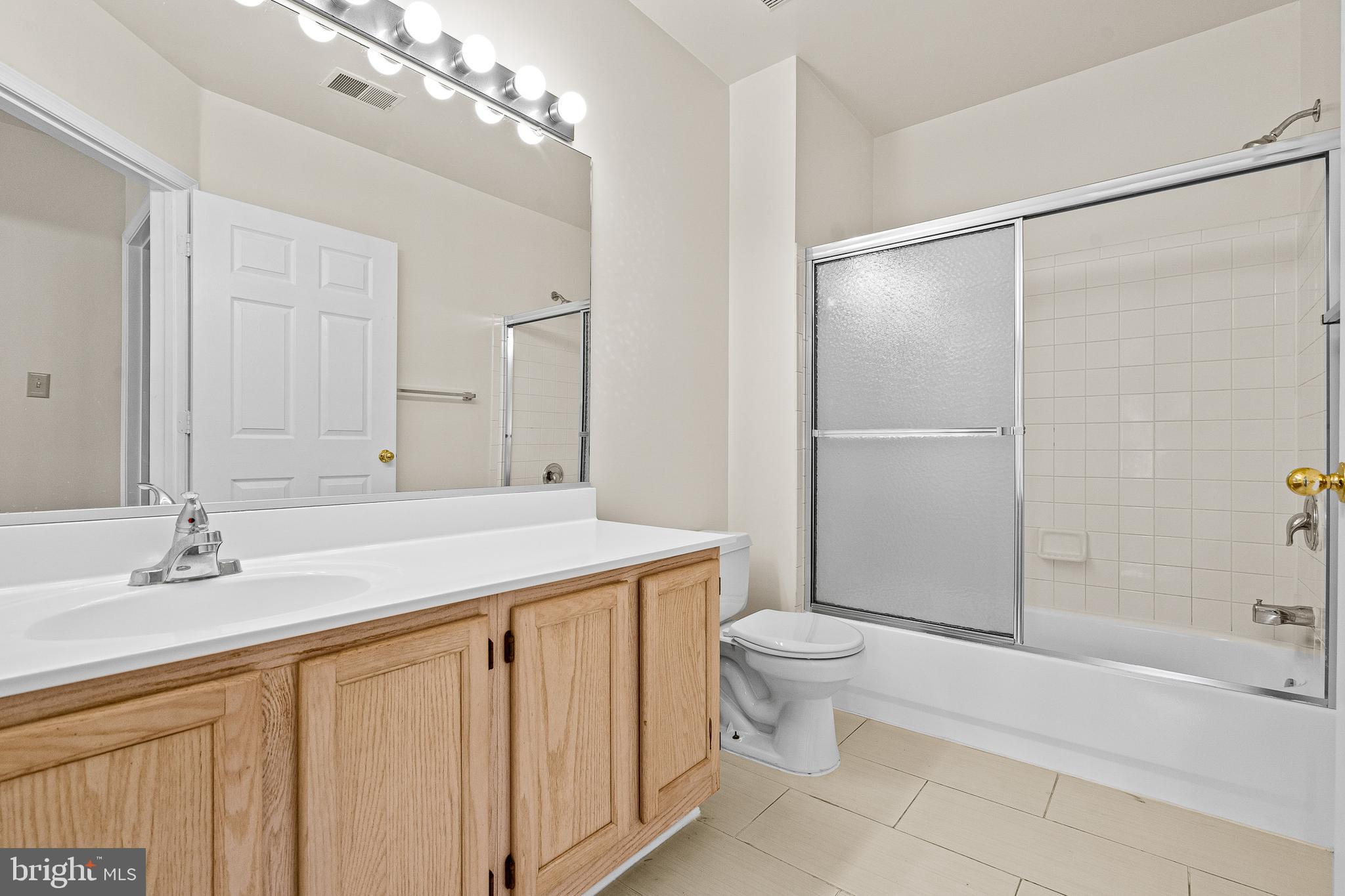 SAYBROOKE LANDING AT SEVEN OAKS CONDOMINIUM - Residential