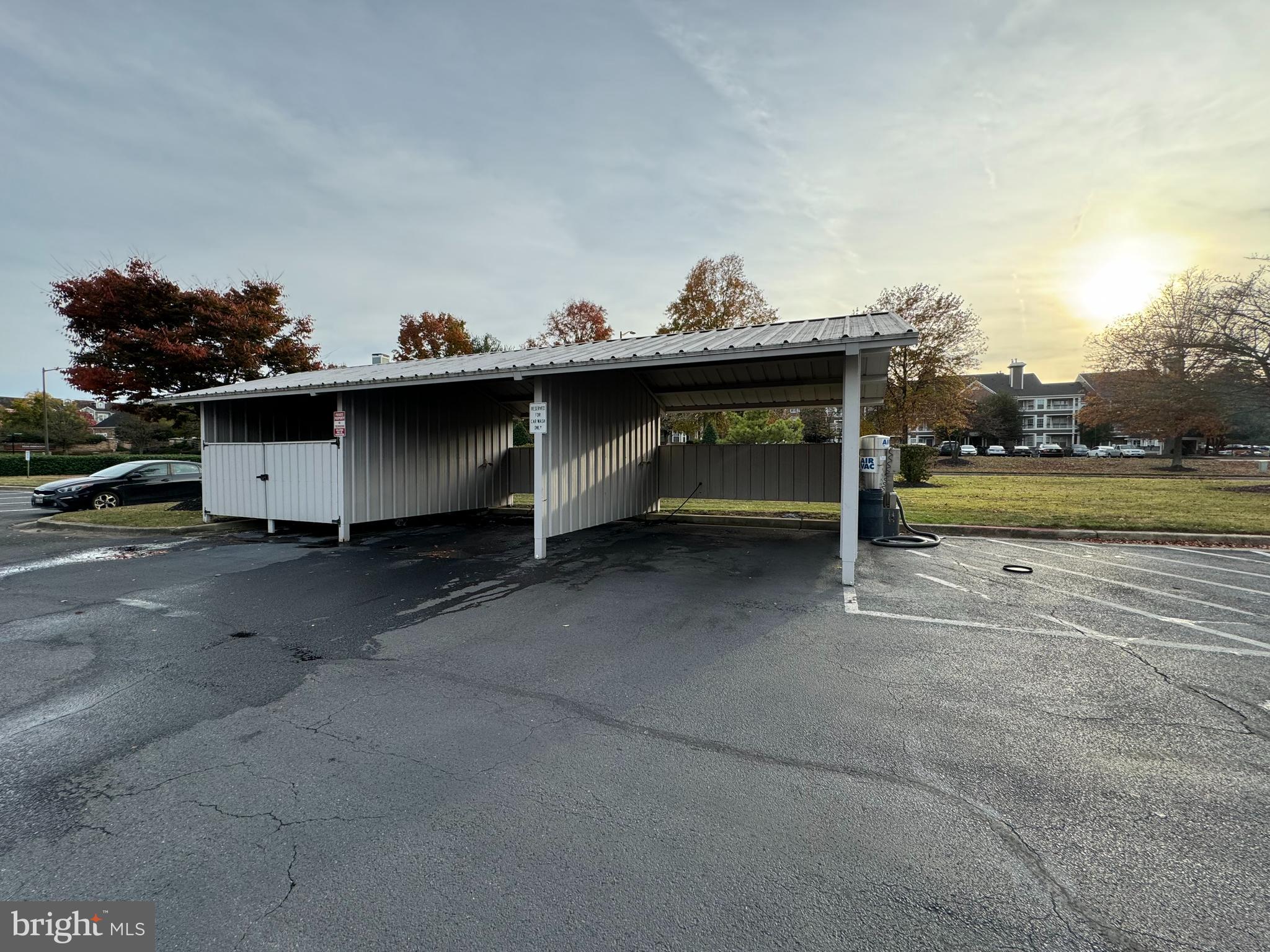 SAYBROOKE LANDING AT SEVEN OAKS CONDOMINIUM - Residential