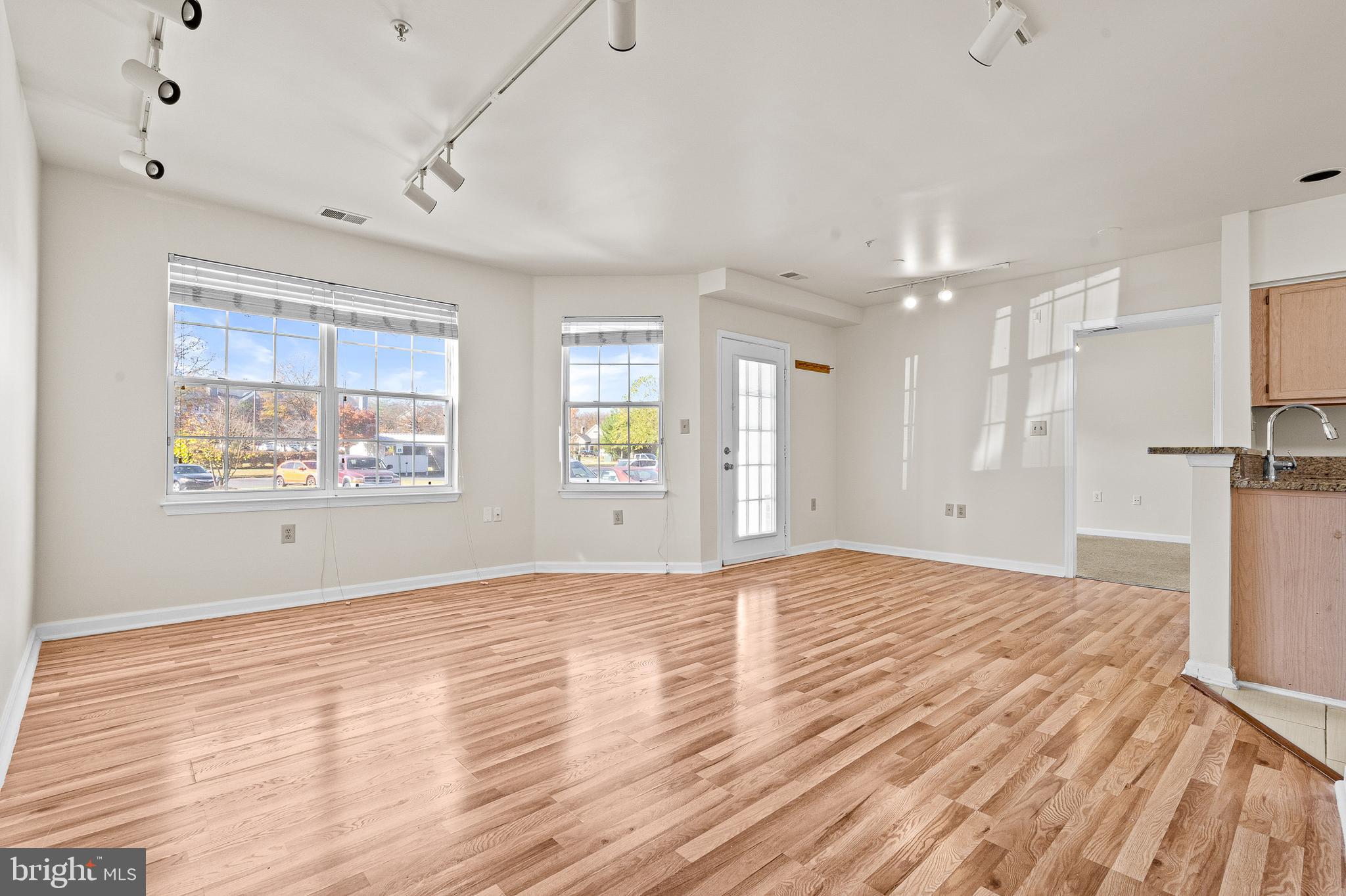 SAYBROOKE LANDING AT SEVEN OAKS CONDOMINIUM - Residential