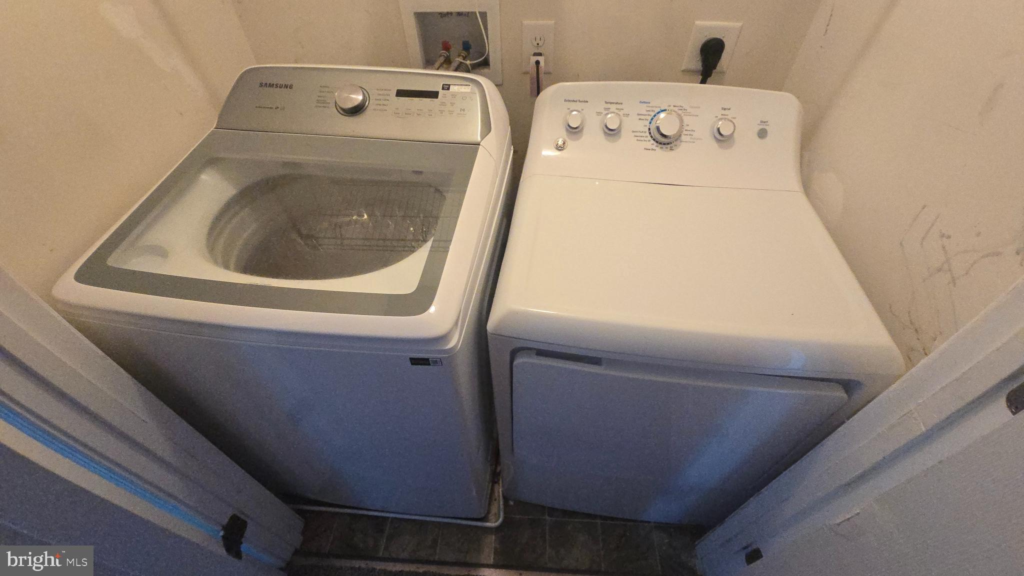 INWOOD VILLAGE - Residential