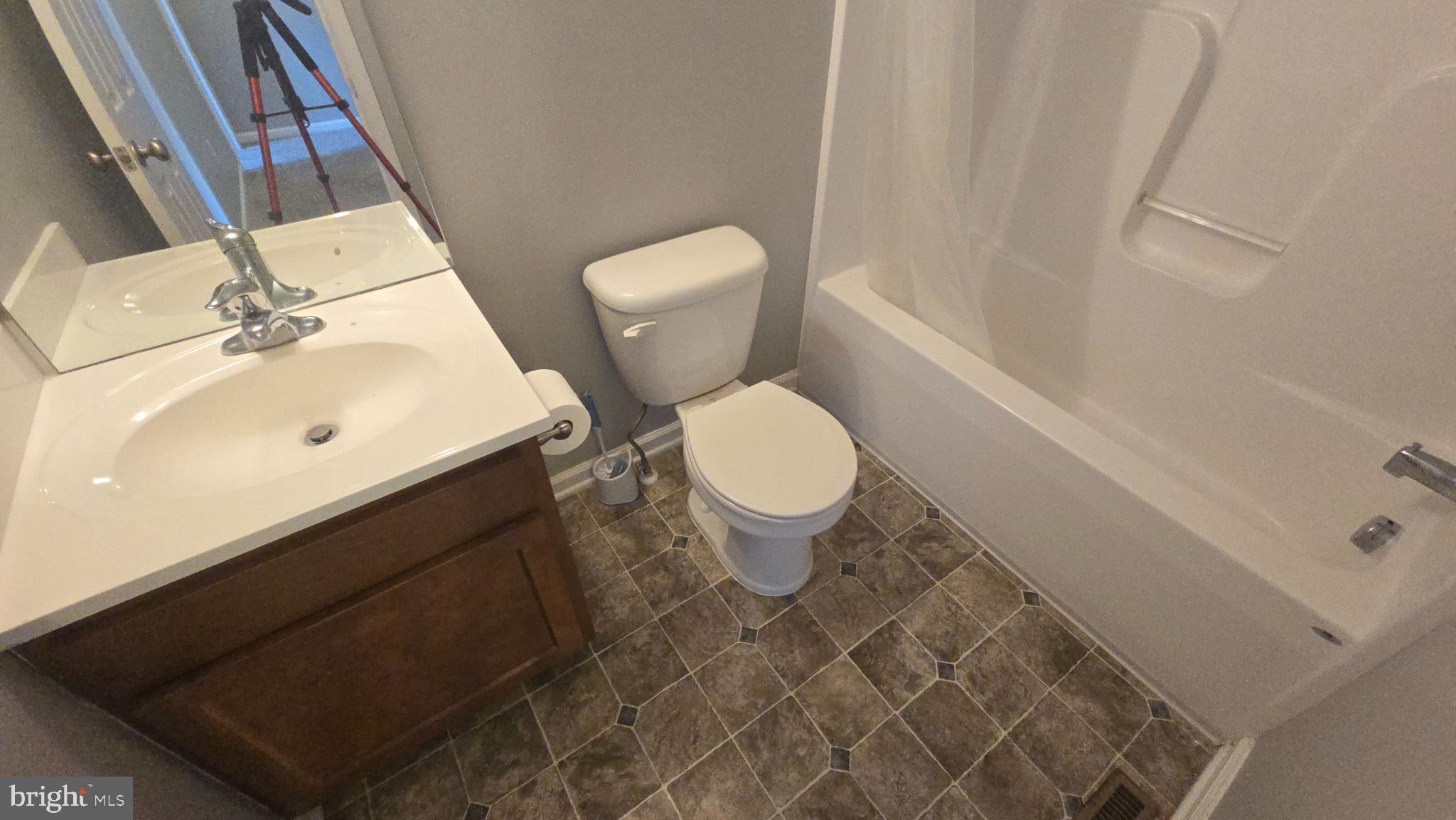 INWOOD VILLAGE - Residential