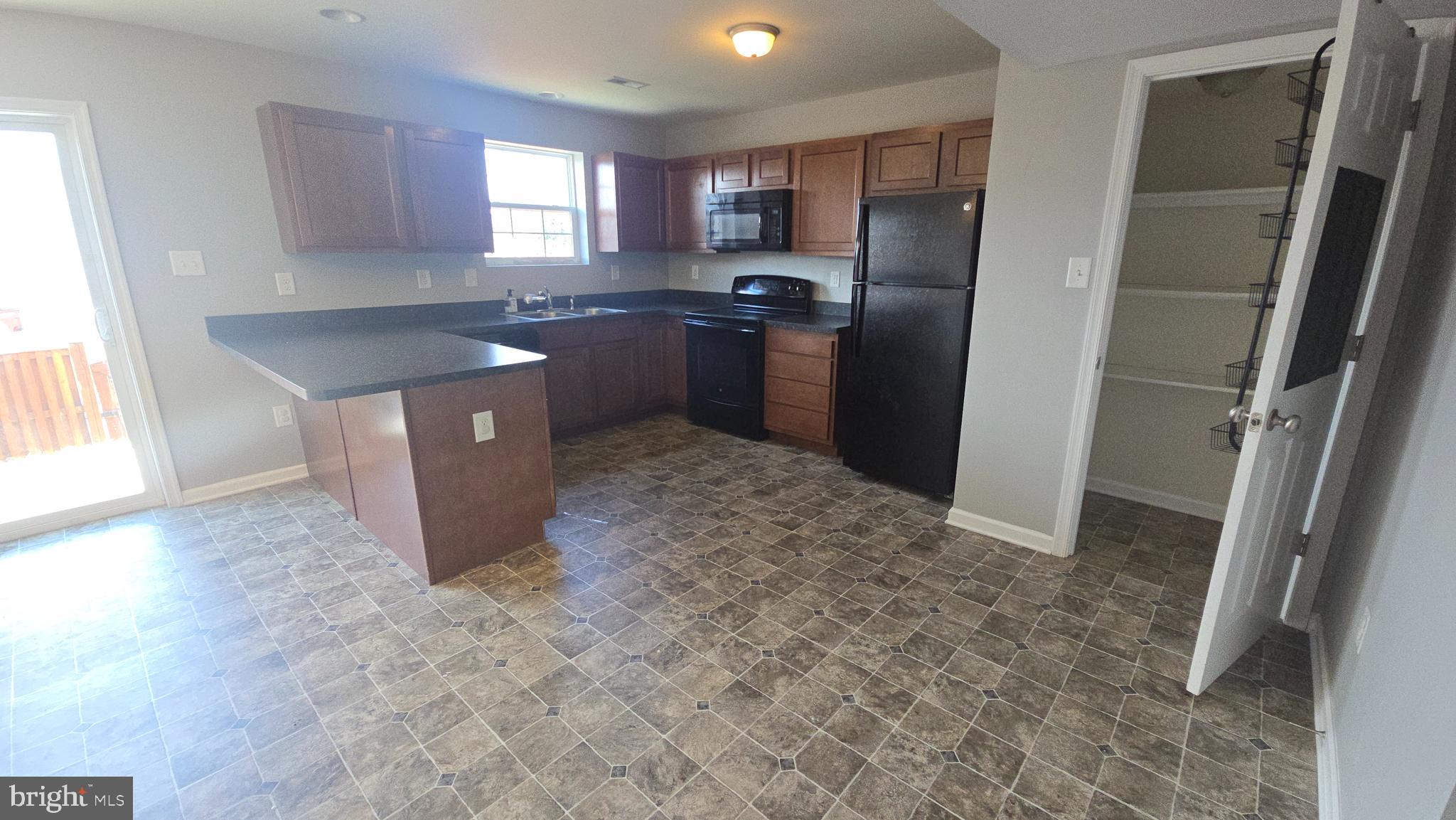 INWOOD VILLAGE - Residential