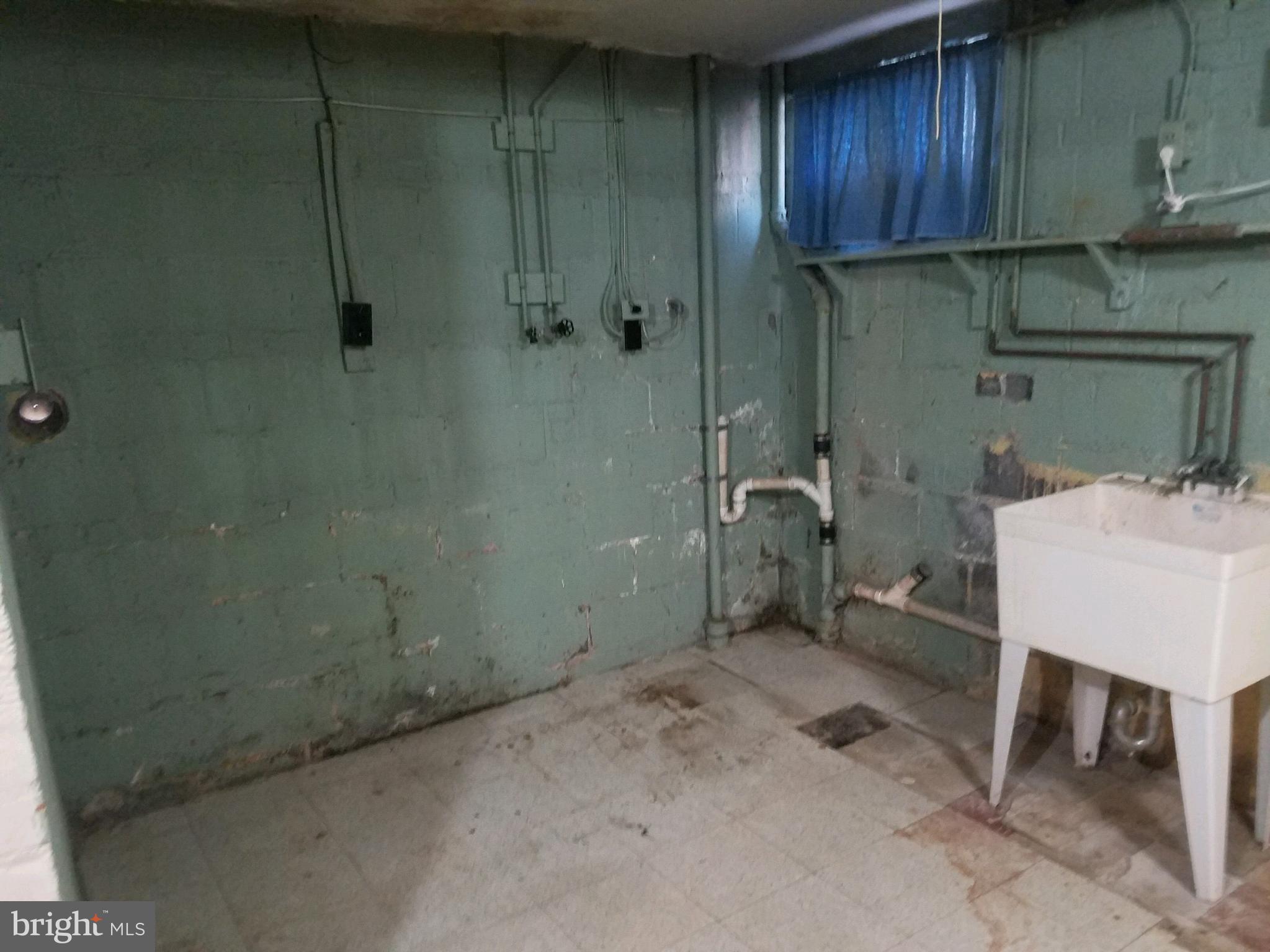 TEMPLE HILLS - Residential