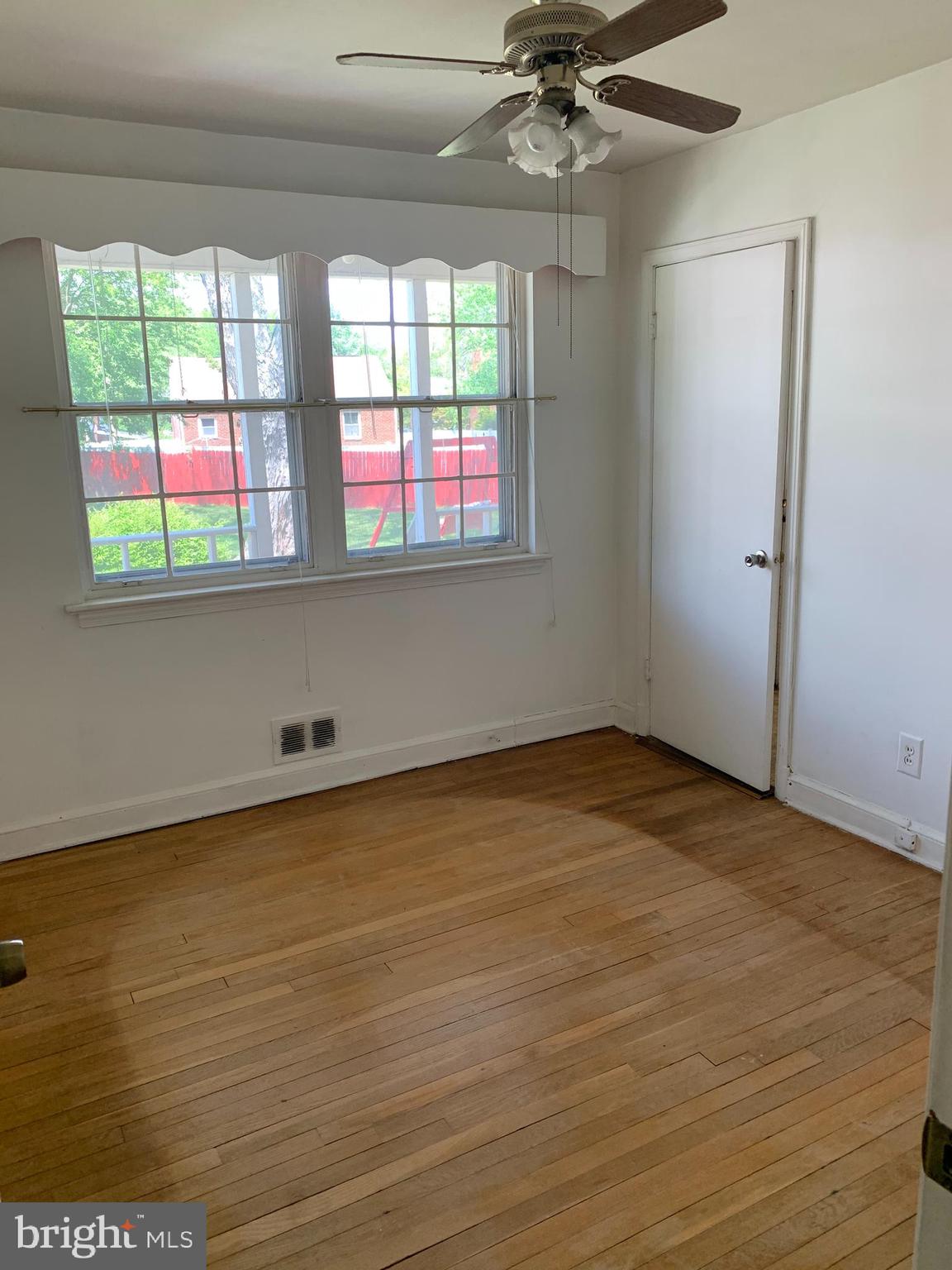 TEMPLE HILLS - Residential