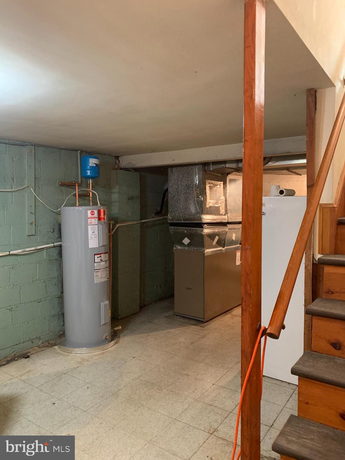 TEMPLE HILLS - Residential