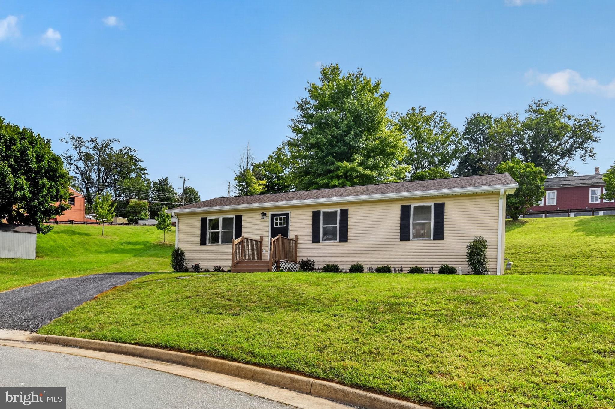 101 VICKERS WAY