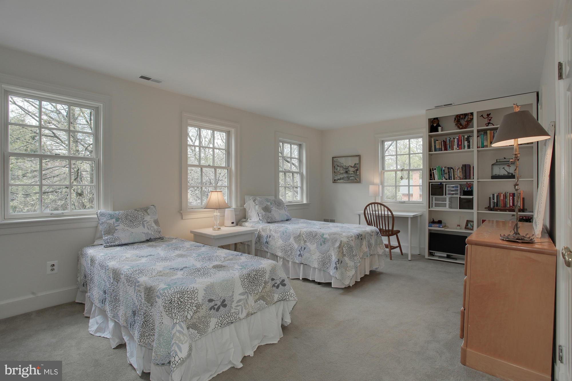 ARLINGWOOD - Residential