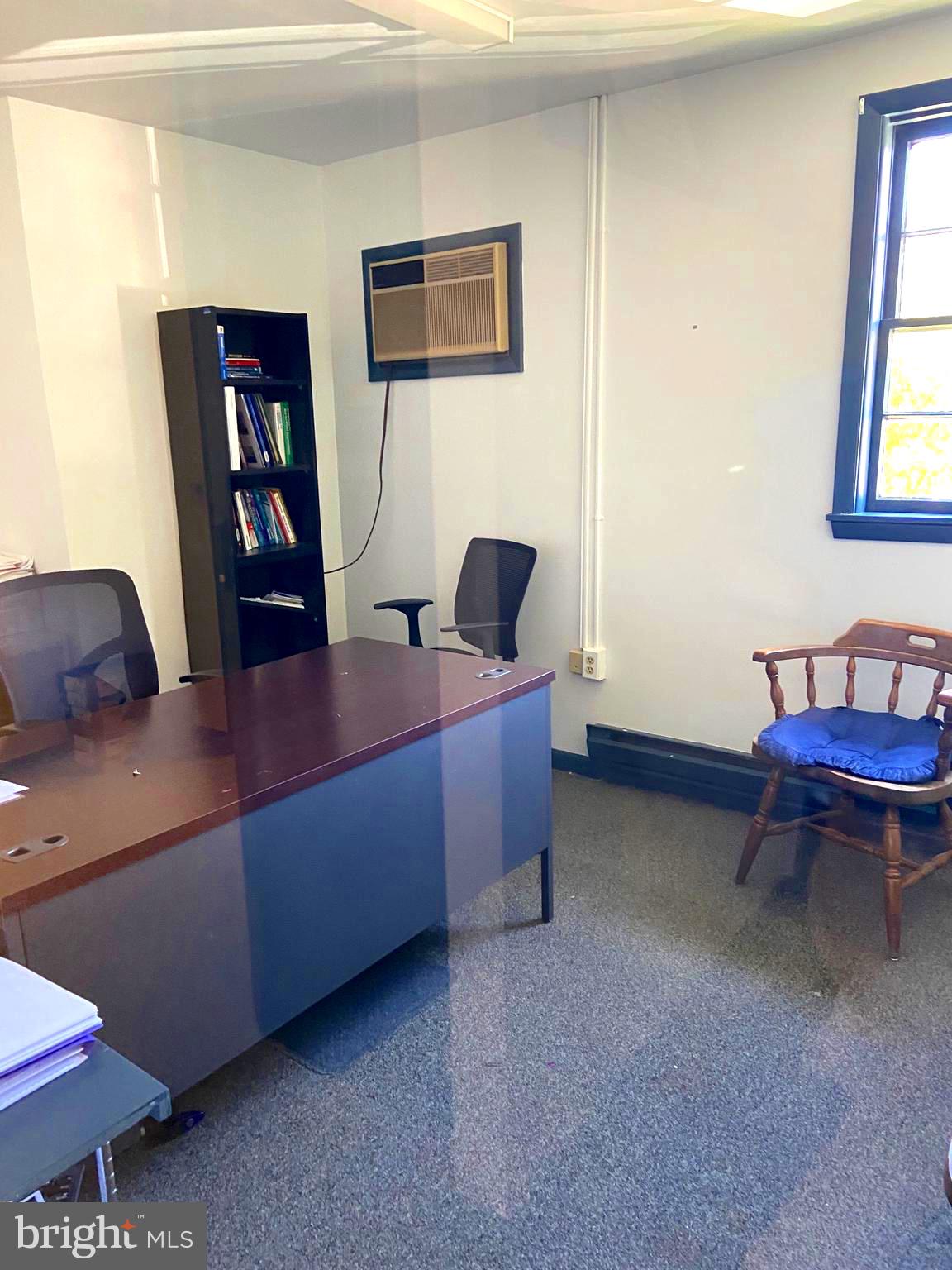 CENTREVILLE - Commercial Sale