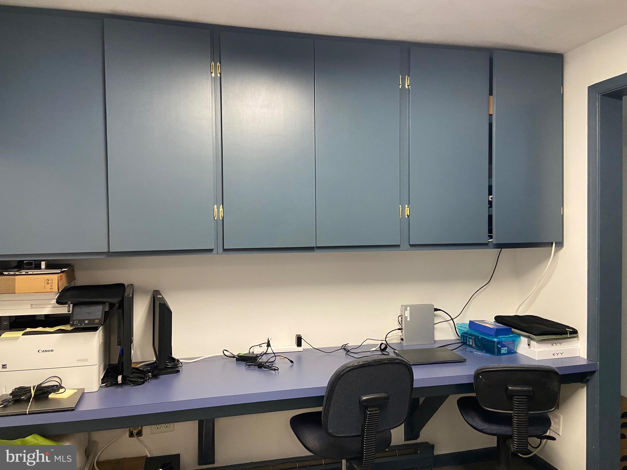 CENTREVILLE - Commercial Sale