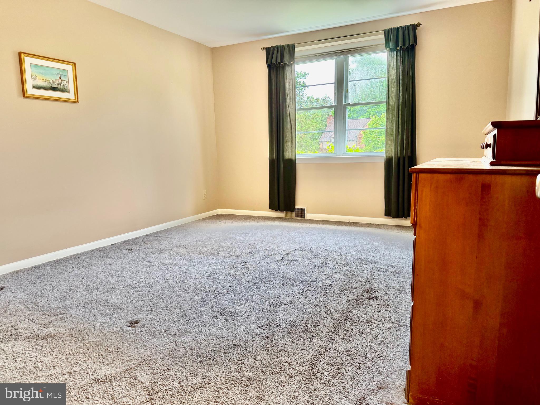 TWICKENHAM VILLAGE - Residential