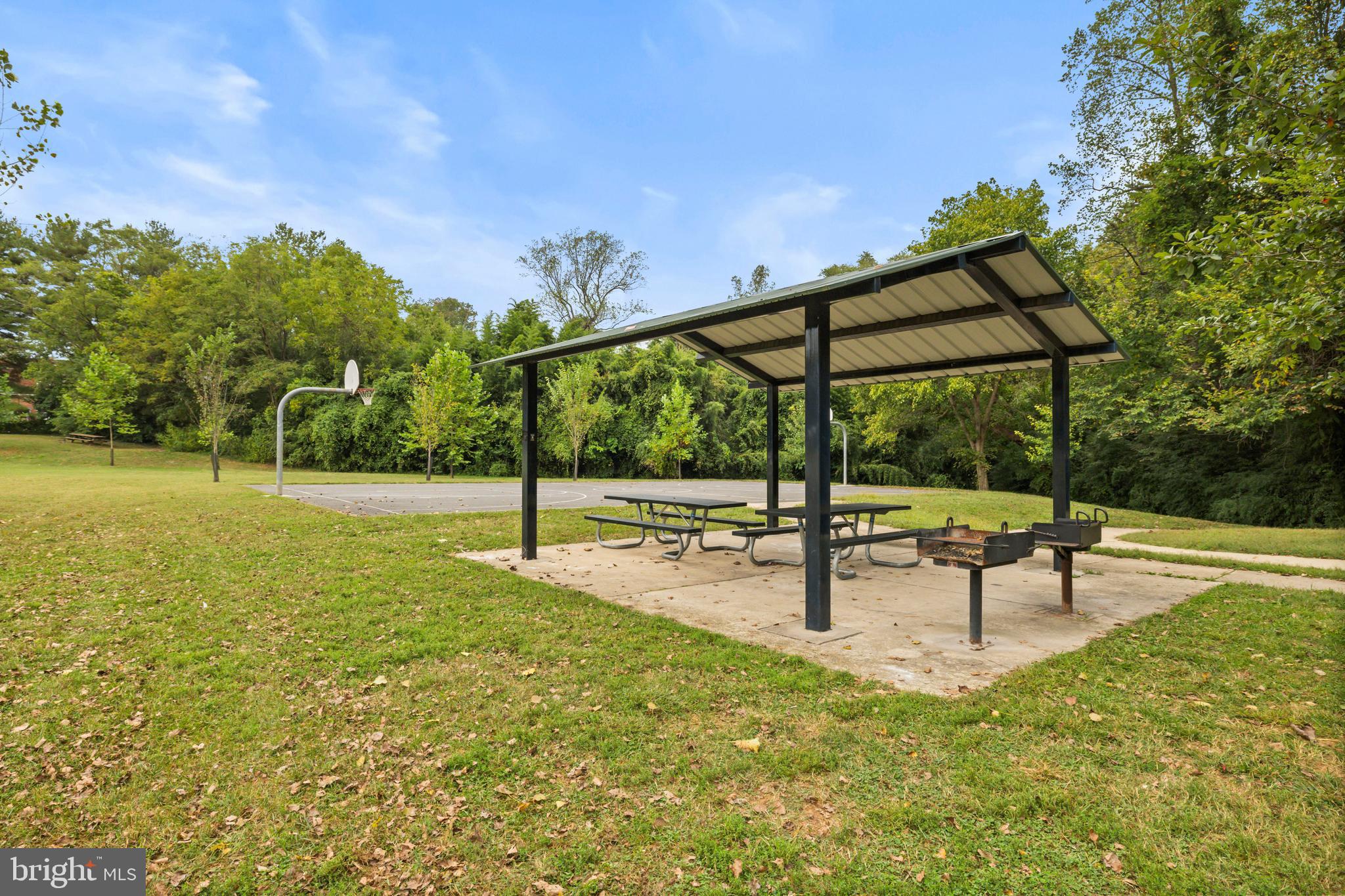 CABIN JOHN GARDENS - Residential