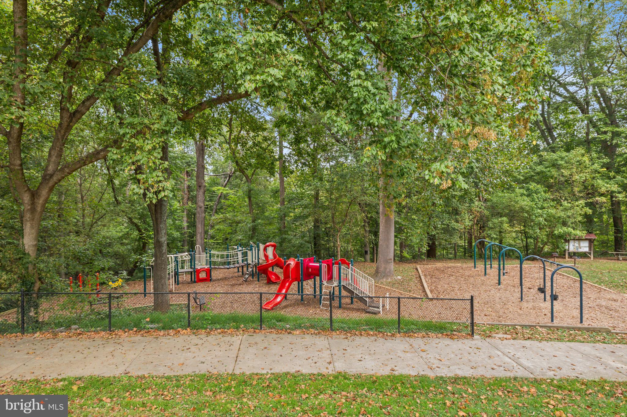 CABIN JOHN GARDENS - Residential