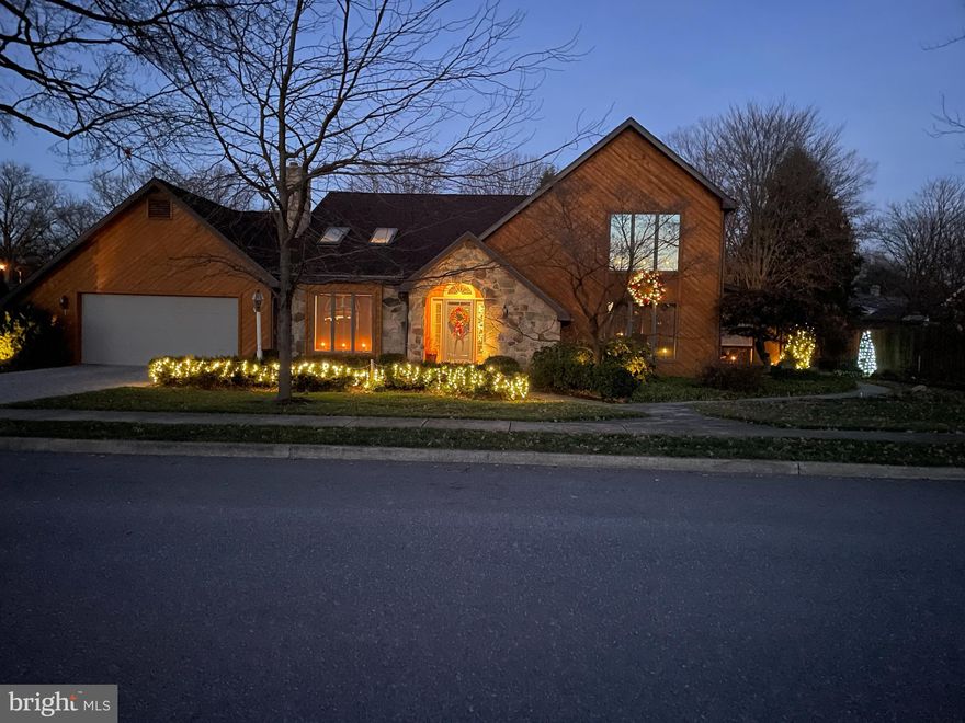 Located on a quiet dead-end street in the prestigious Park Place neighborhood, this charming home is truly the cutest house on the block. Enjoy a walkable lifestyle just steps from the middle school, high school, Memorial Park, and downtown shopping and dining.
Inside, the home is filled with natural light and character, featuring a cozy den with a brick wood-burning fireplace, skylights, vaulted ceiling, and custom built-ins. Hardwood floors highlight the open living and dining area, while the sunroom with skylights is framed for future French doors that could lead you straight out back to the pool.
The kitchen offers cherry cabinetry, white Corian and granite countertops, and a gas range. Updated bathrooms include a stunning renovation on the first floor bath with a marble double vanity, walk-in tile shower, and beautiful stained glass. The first floor bedroom is a very flexible space that was previously used as an office featuring two walls of sliding glass doors that leads to the backyard space.
Upstairs, the primary suite features two closets, including California closets, and another renovated walk-in shower.
Additional highlights include a studio space, perfect for a home gym, craft/art space or even a pool bar, and an in-ground pool (8 ft deep!) with a newer liner and pump, all surrounded by a beautiful paver patio. A rare Park Place gem combining charm, convenience, and comfort. Homes like this do not come along often. Now is the time to make your dream home and dream neighborhood a reality.