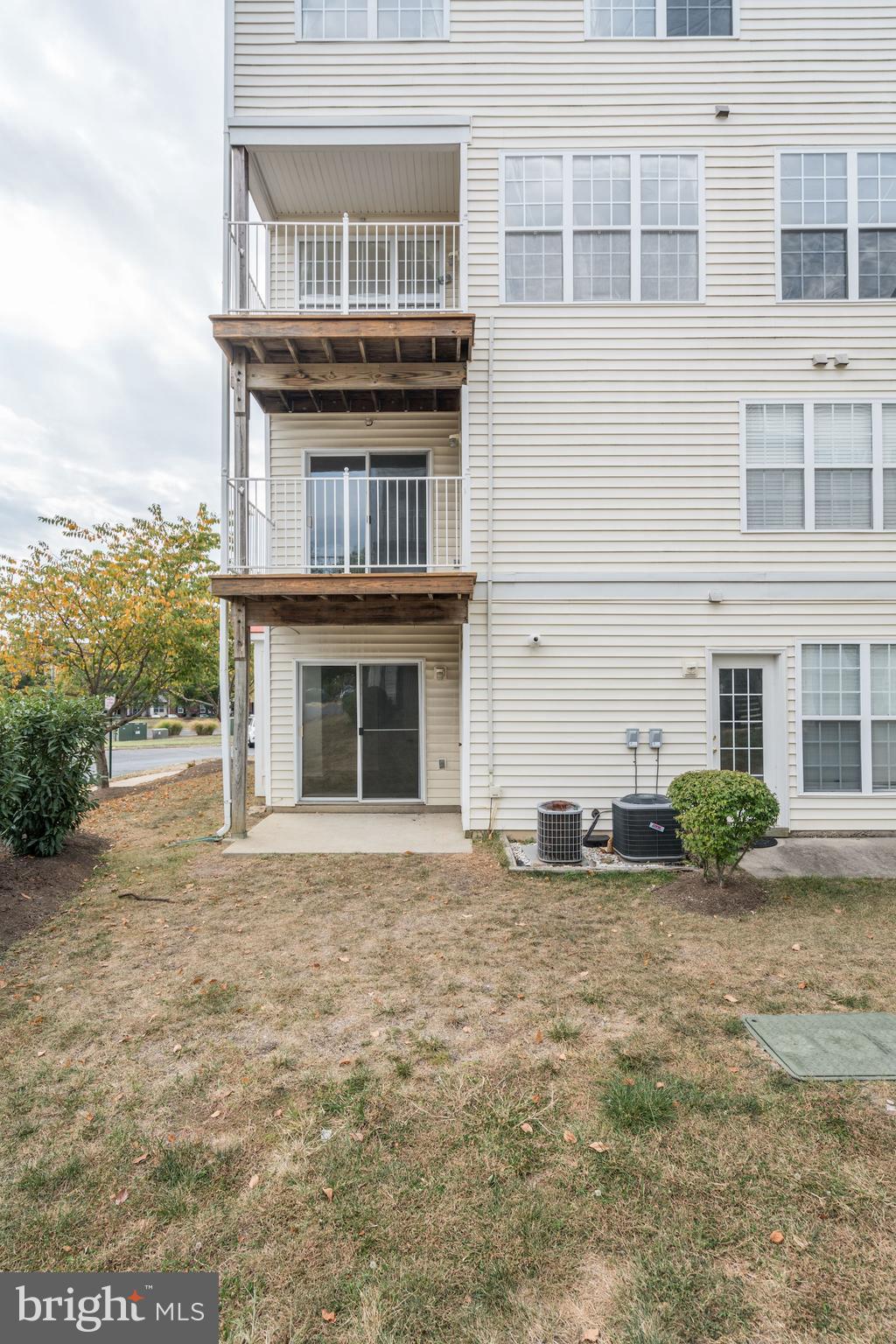 MANORS AT MCNAIR FARMS - Residential Lease