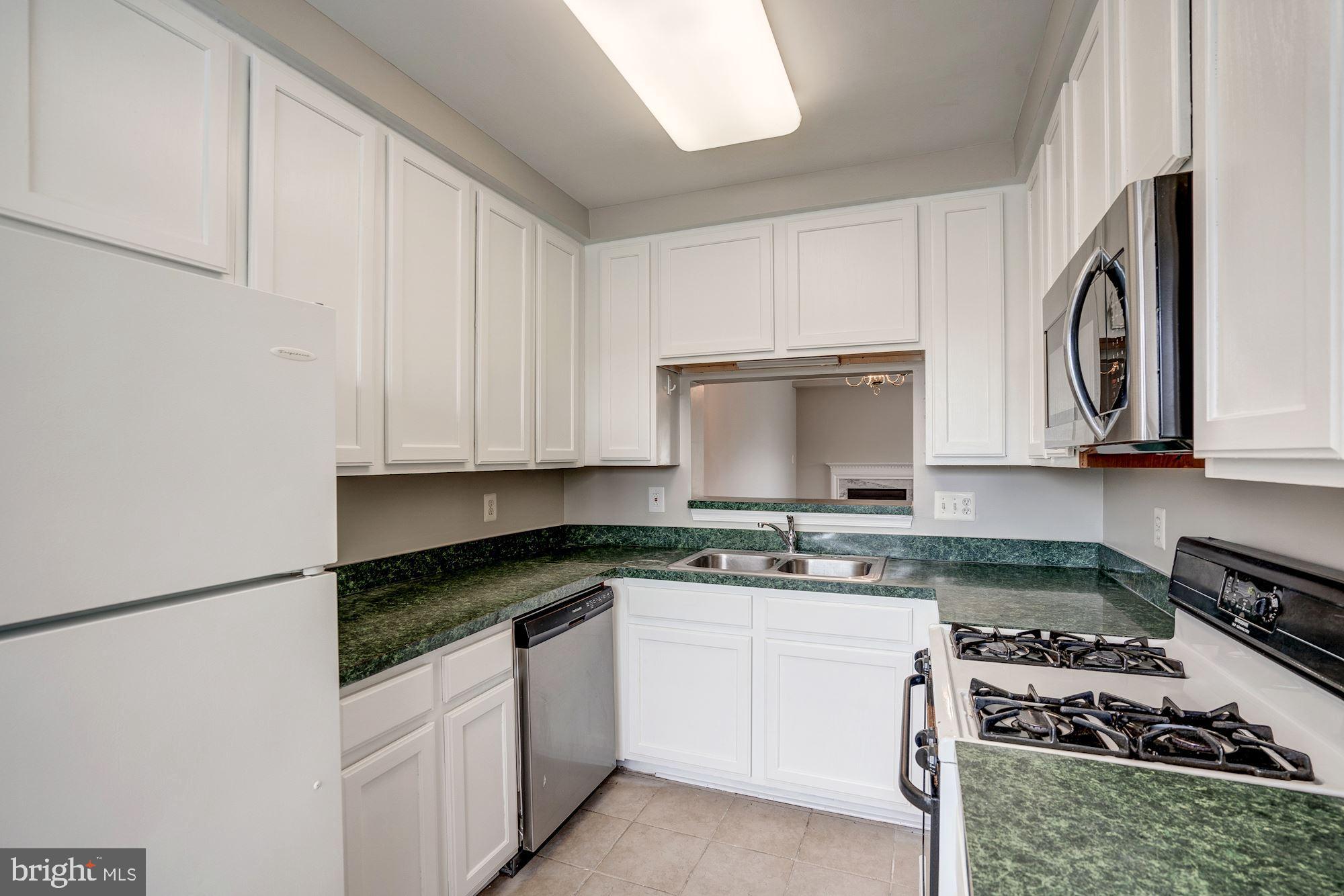 MANORS AT MCNAIR FARMS - Residential Lease