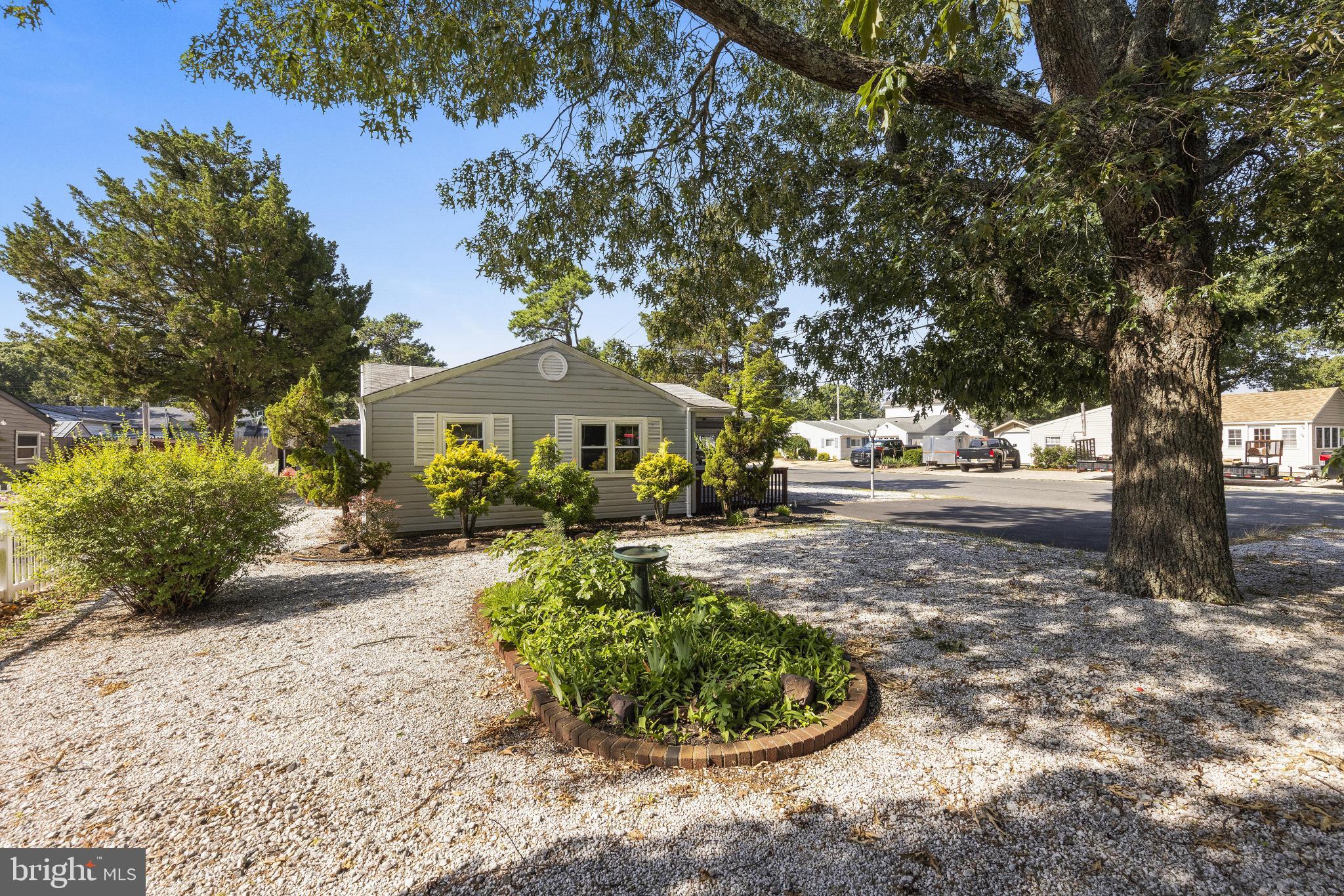 901 BEACH BOULEVARD