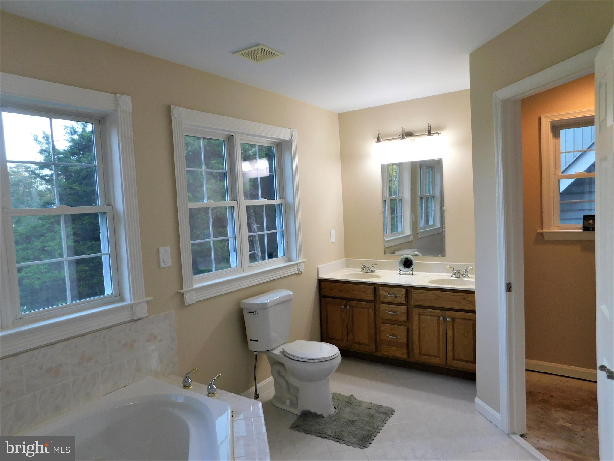 OAKWOOD LAKE ESTATES - Residential