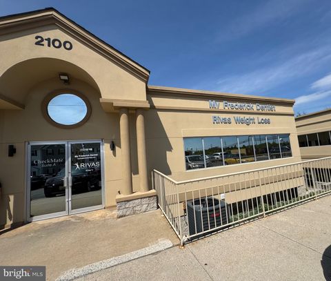 Photo of 100 Old Farm Drive #B, FREDERICK, MD 21702 (MLS # MDFR2083308)