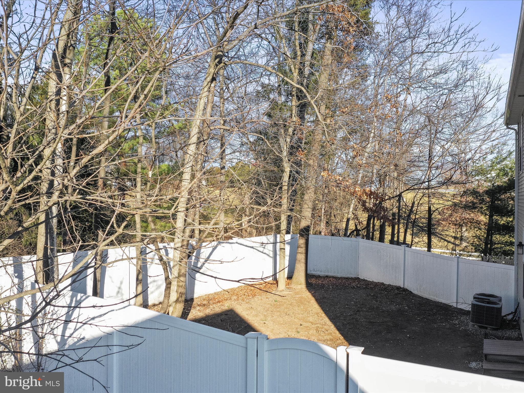 LINKS PLACE - Residential