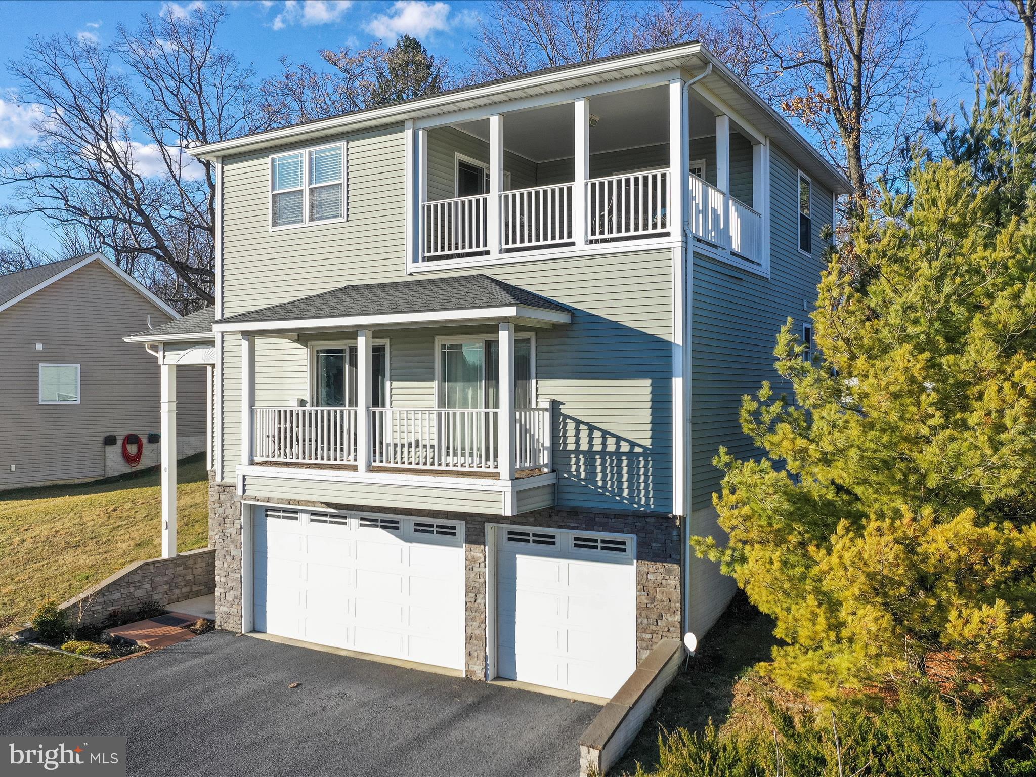 LINKS PLACE - Residential