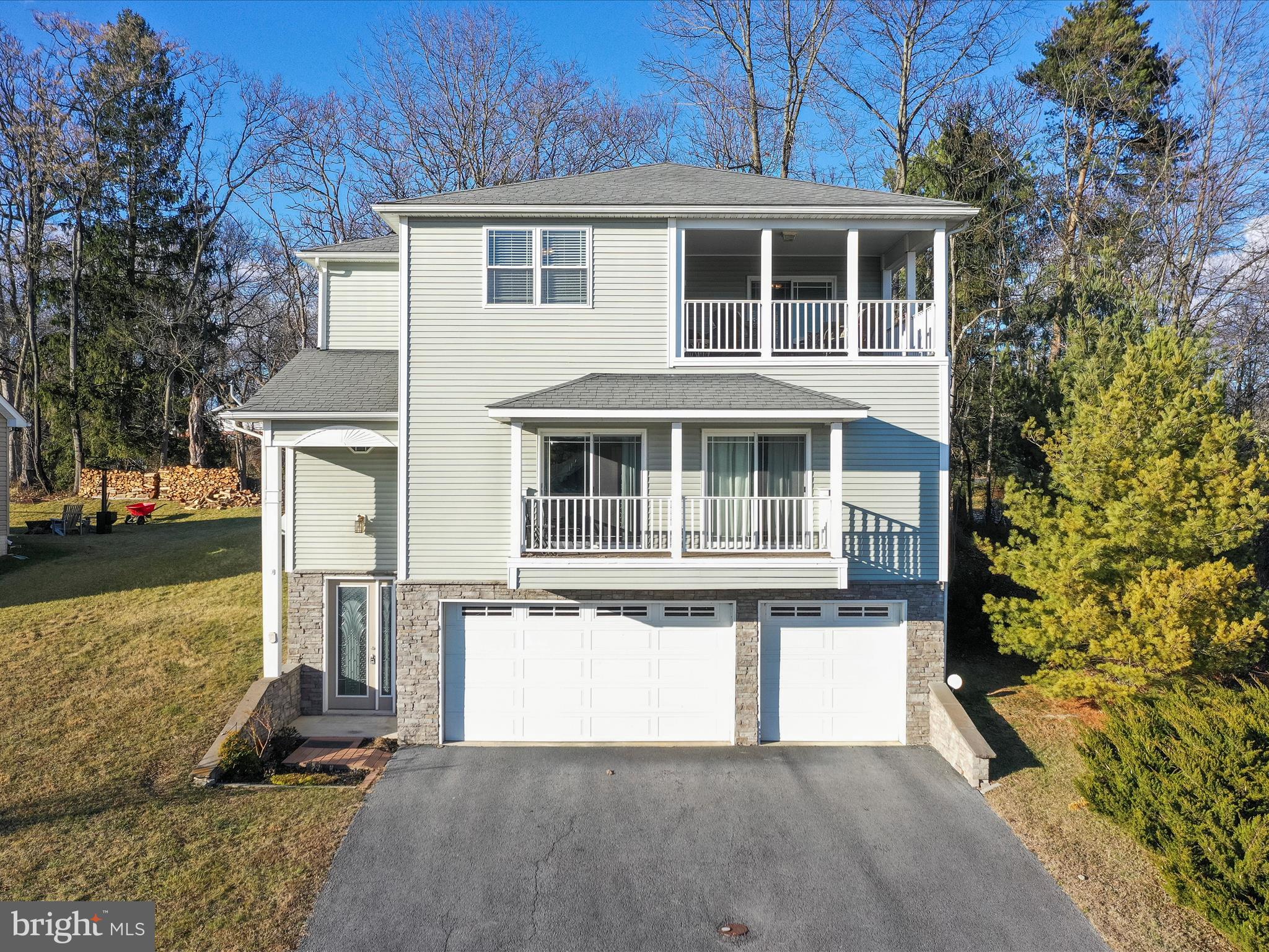 LINKS PLACE - Residential