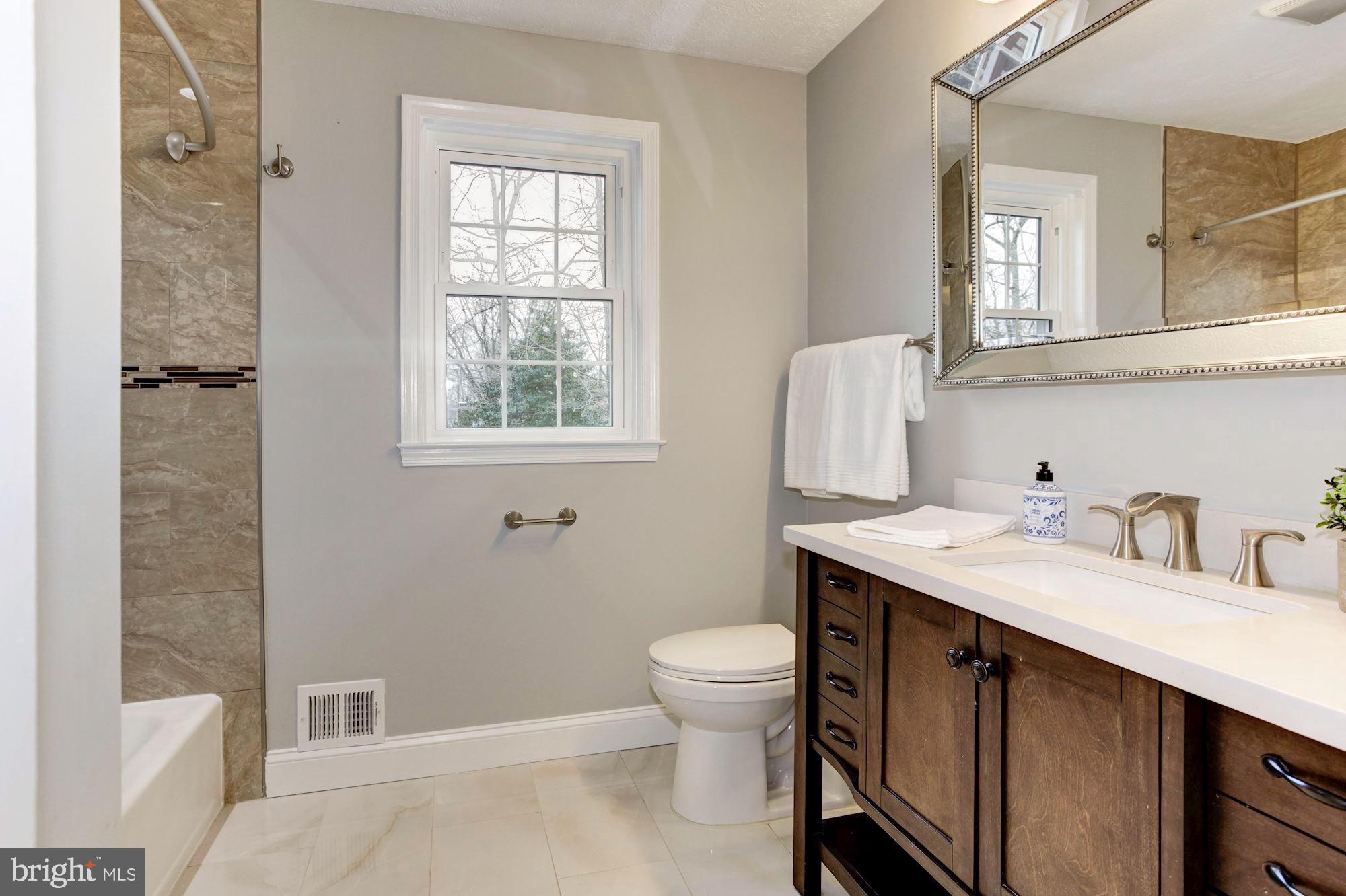 MONTCLAIR/COUNTRY CLUB - Residential