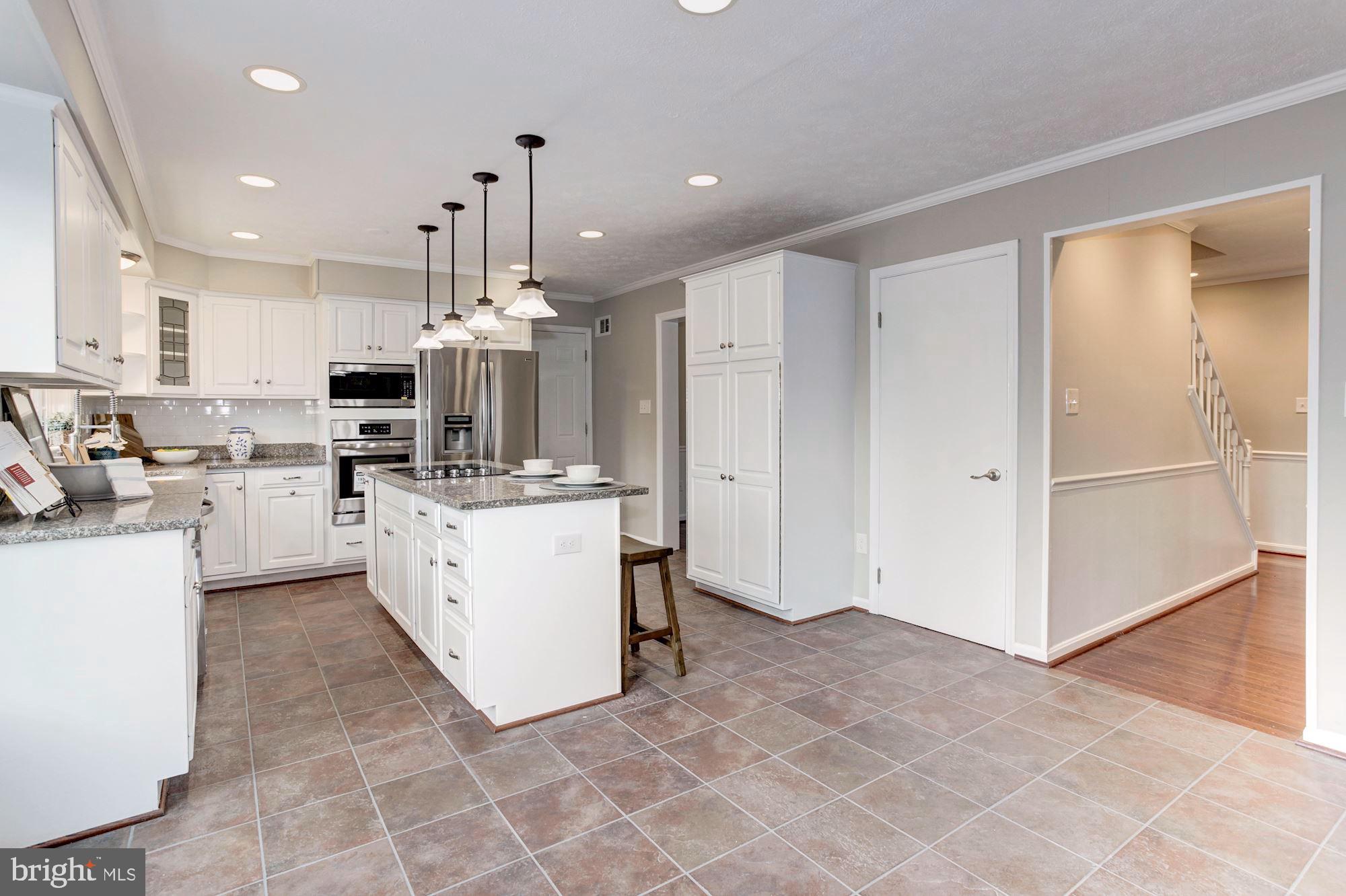 MONTCLAIR/COUNTRY CLUB - Residential