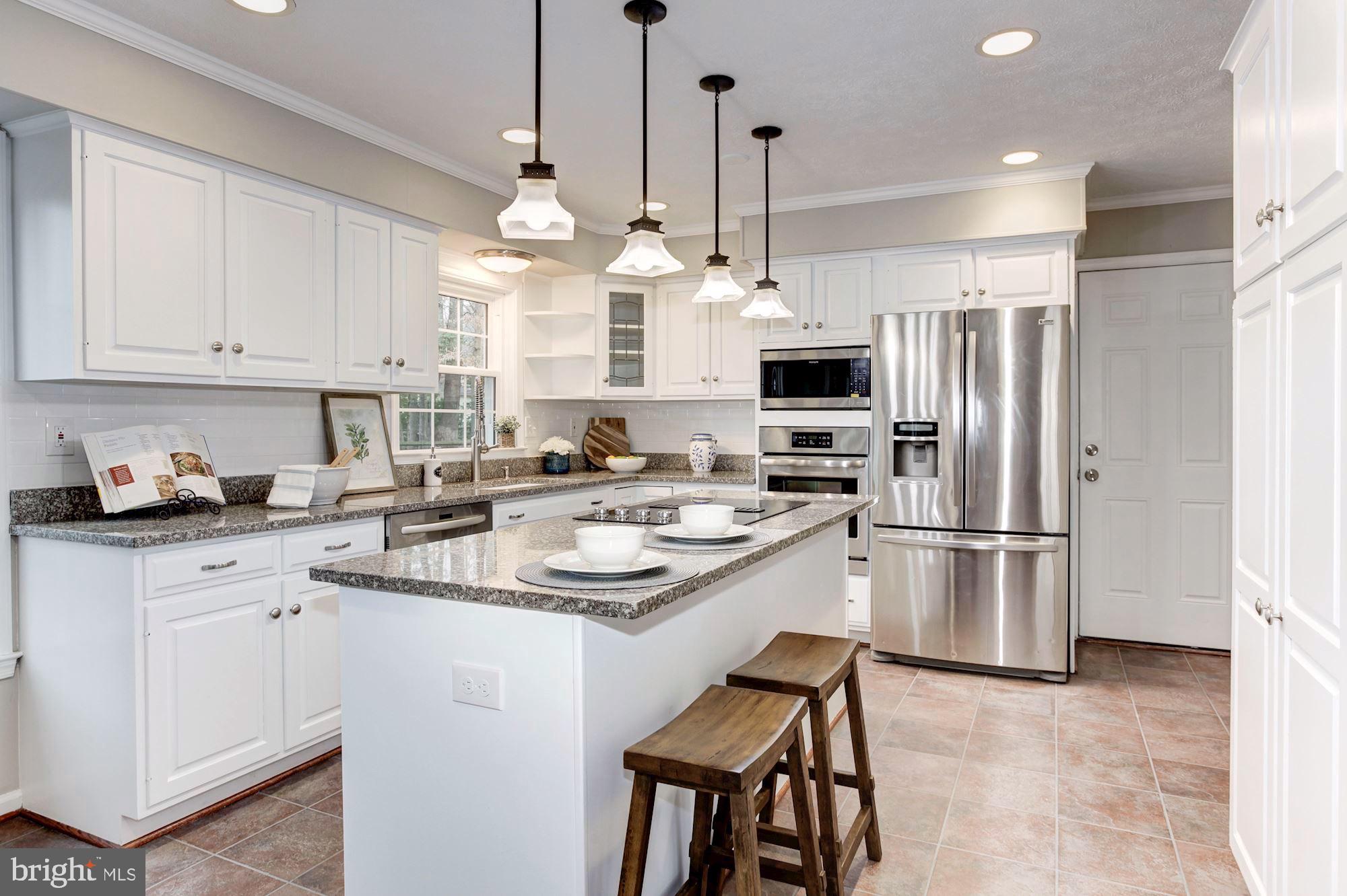 MONTCLAIR/COUNTRY CLUB - Residential