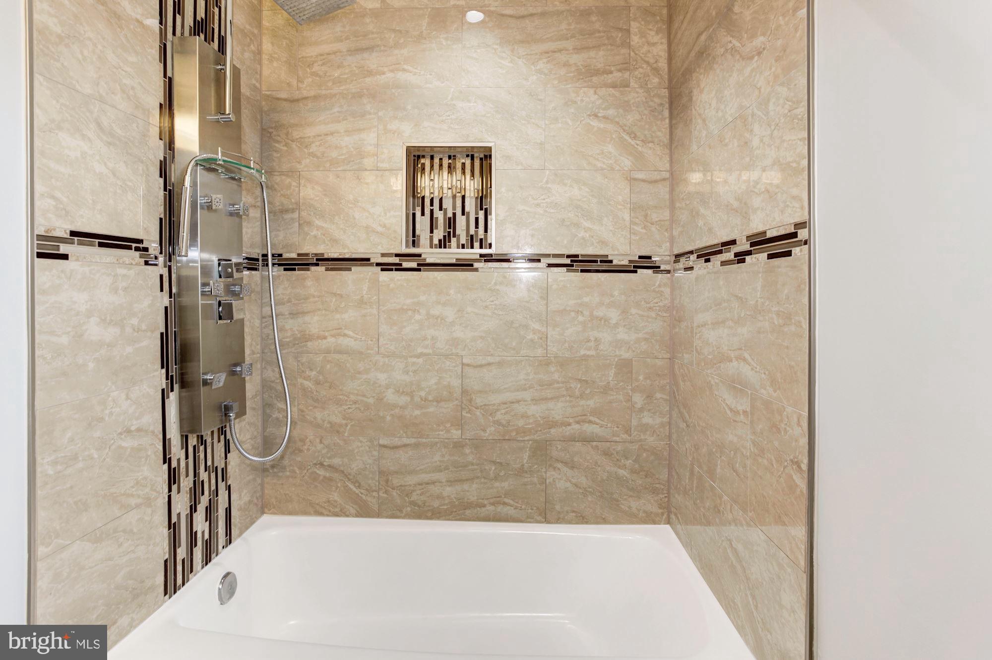 MONTCLAIR/COUNTRY CLUB - Residential