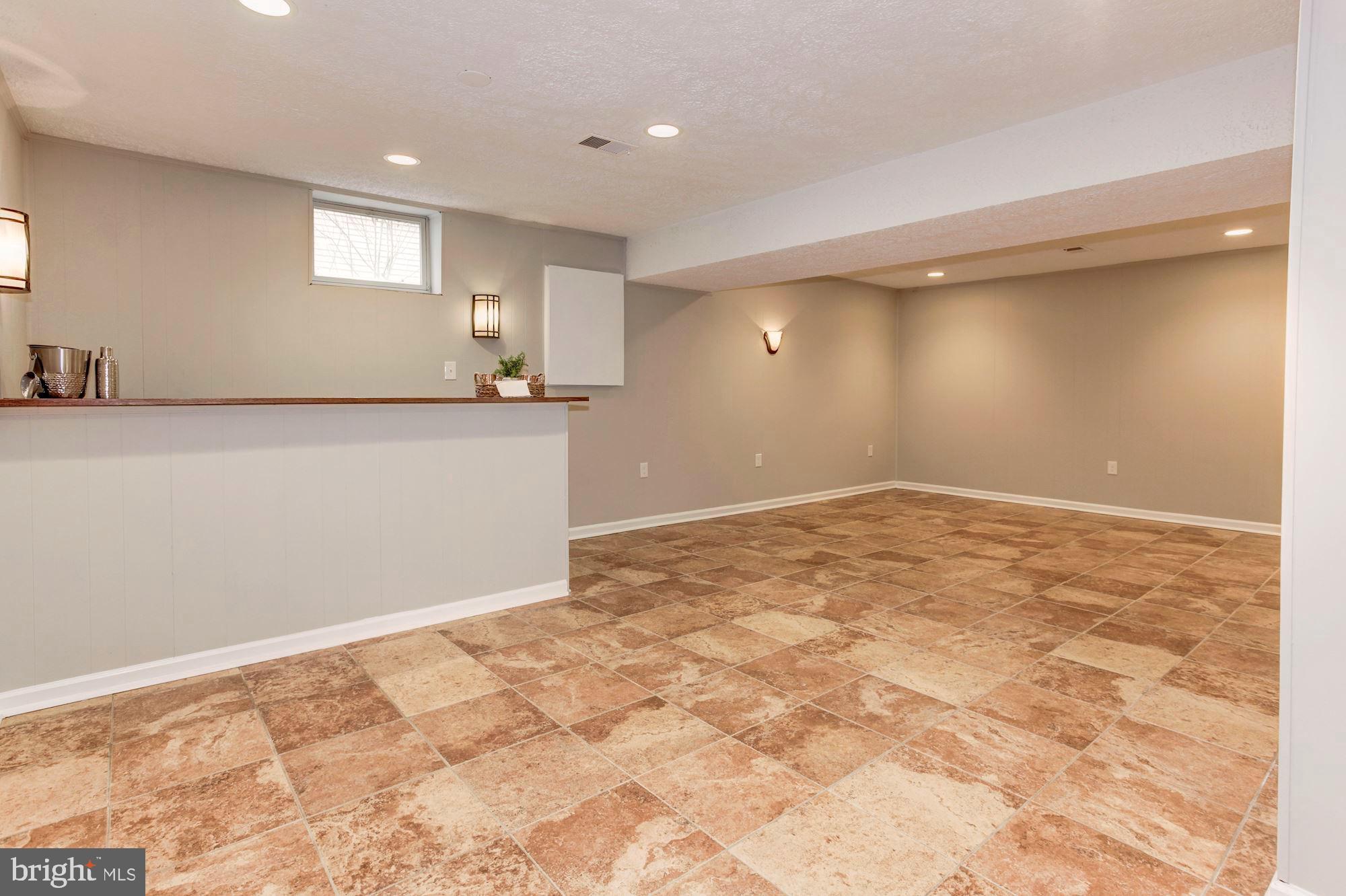 MONTCLAIR/COUNTRY CLUB - Residential