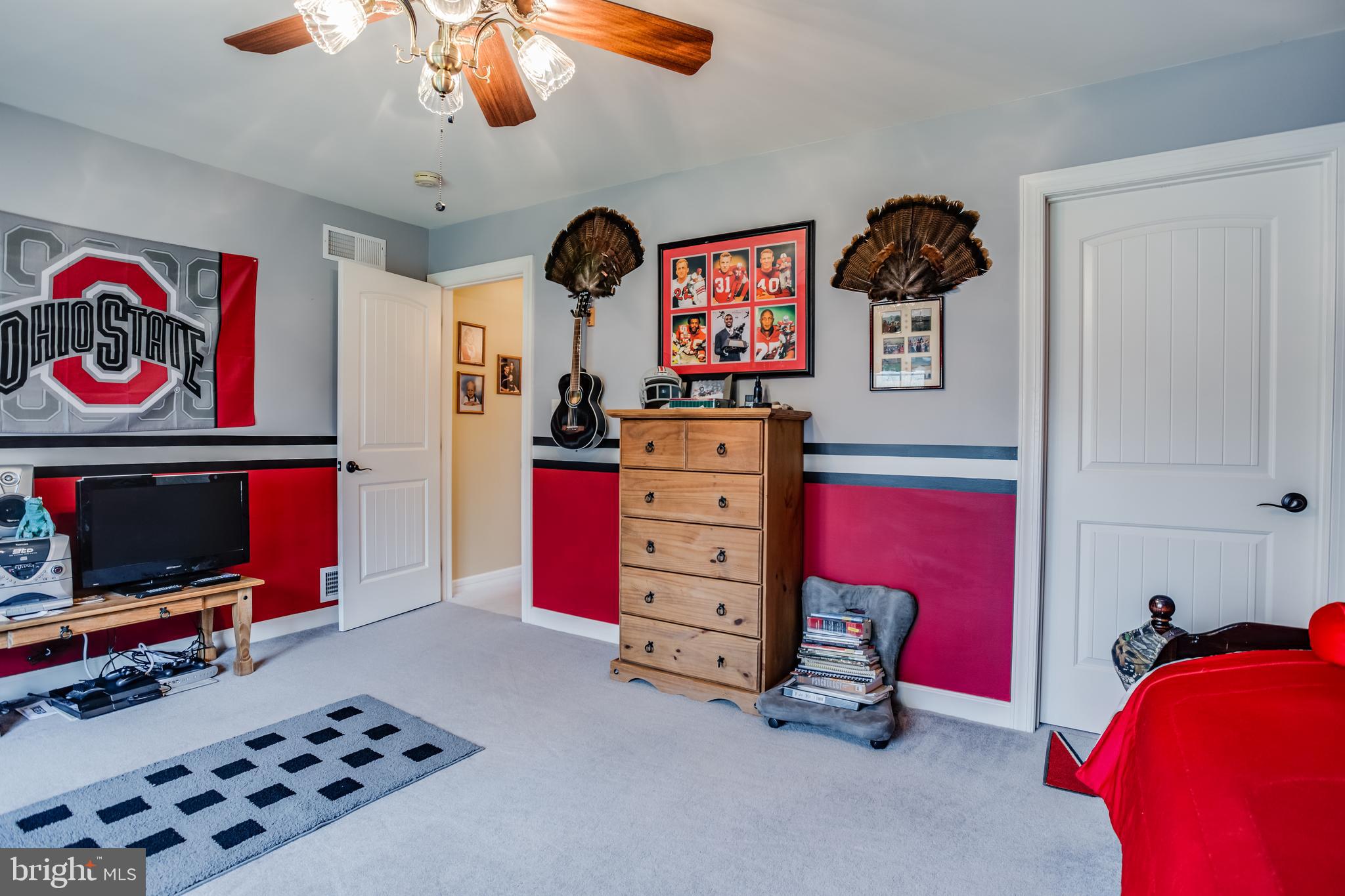 LINWOOD KNOLL - Residential