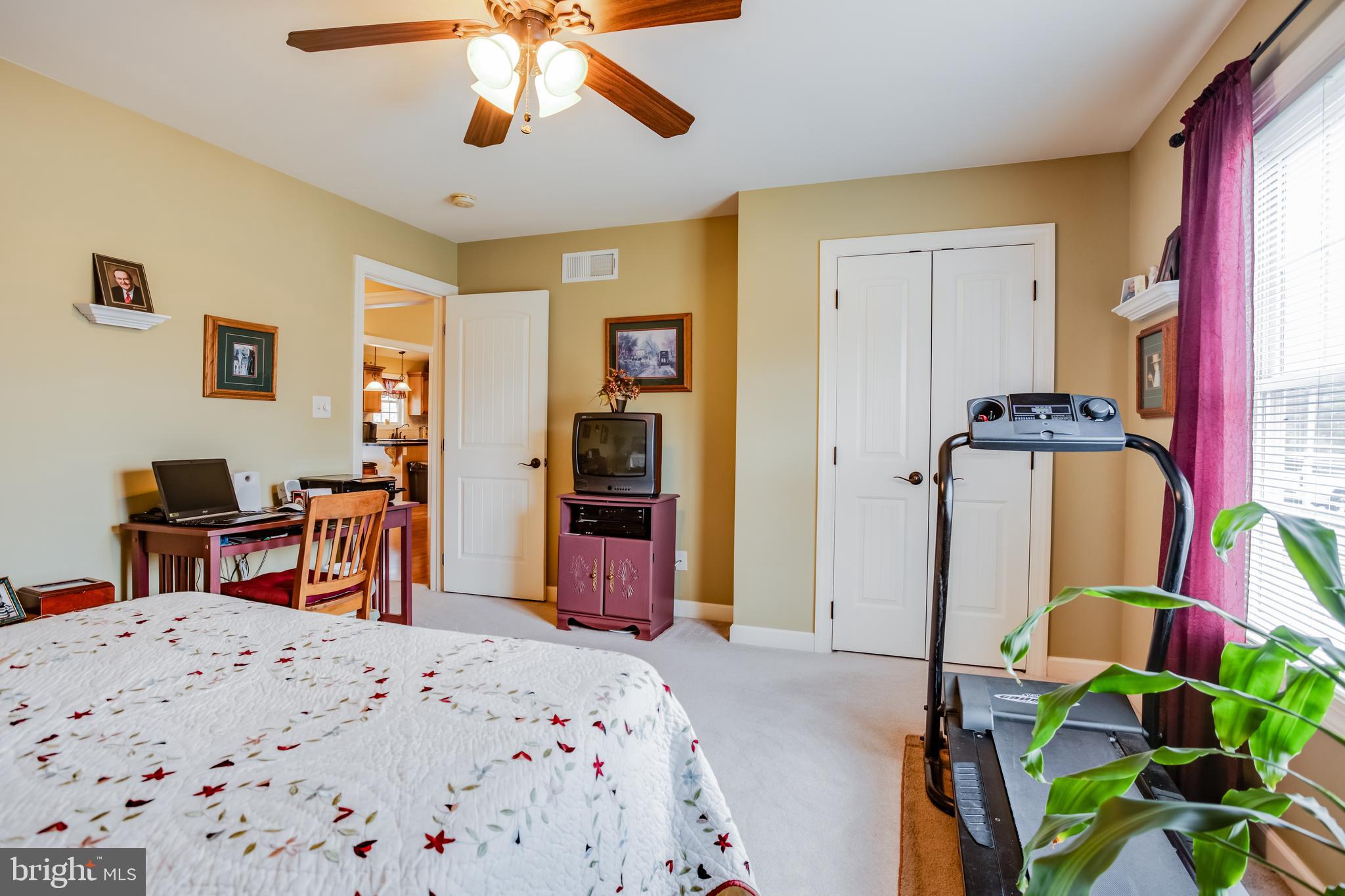 LINWOOD KNOLL - Residential