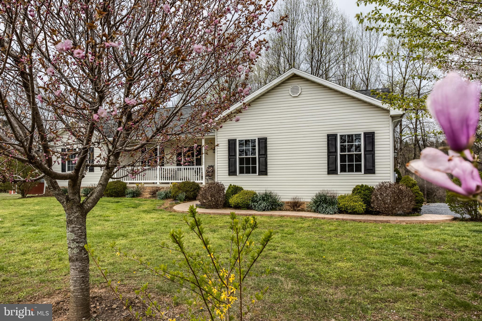 LINWOOD KNOLL - Residential