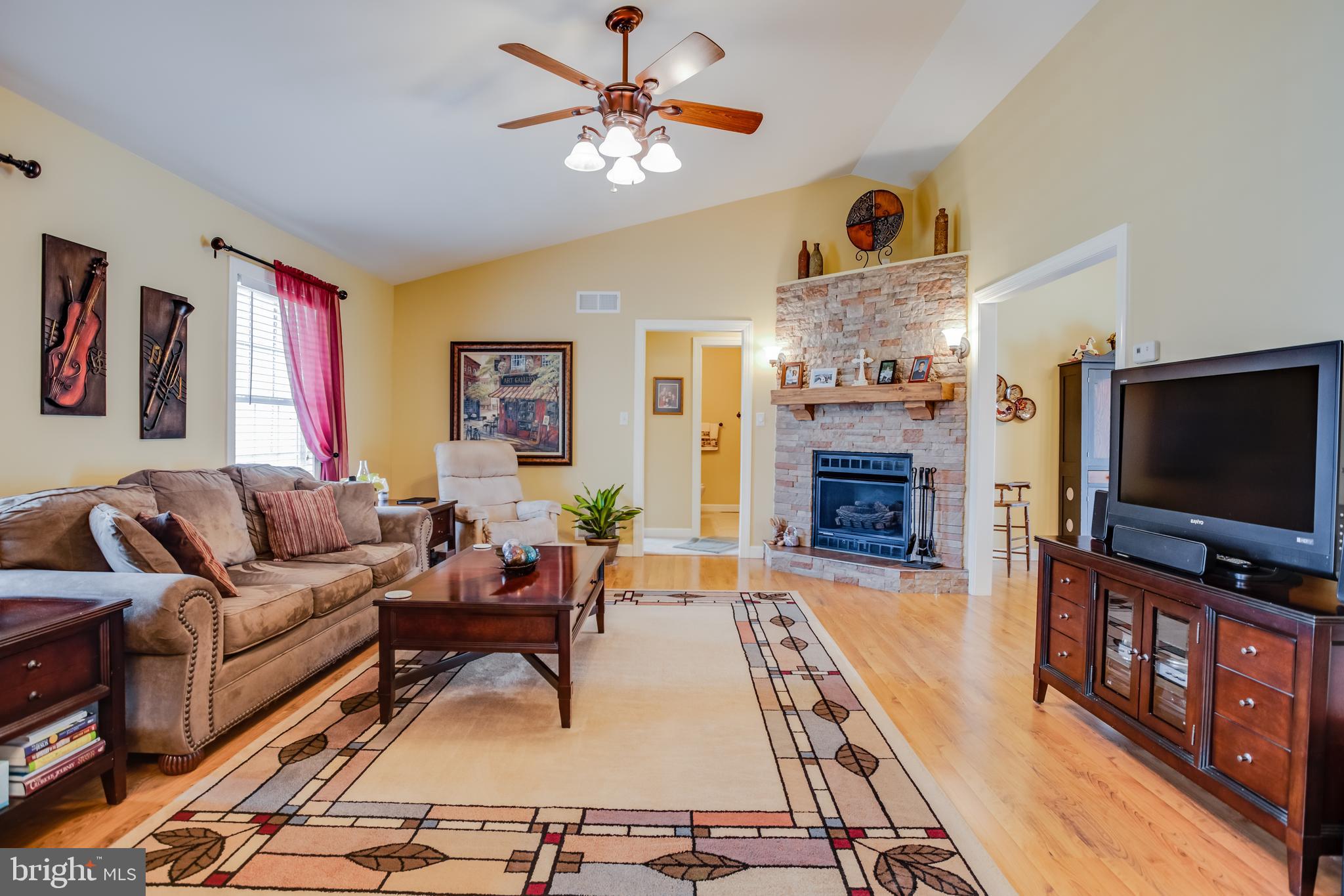 LINWOOD KNOLL - Residential