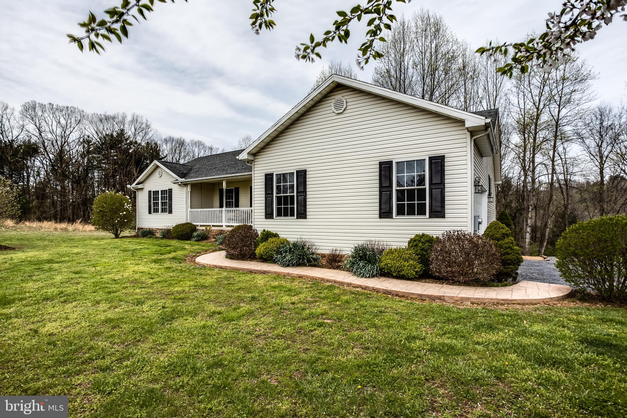 LINWOOD KNOLL - Residential