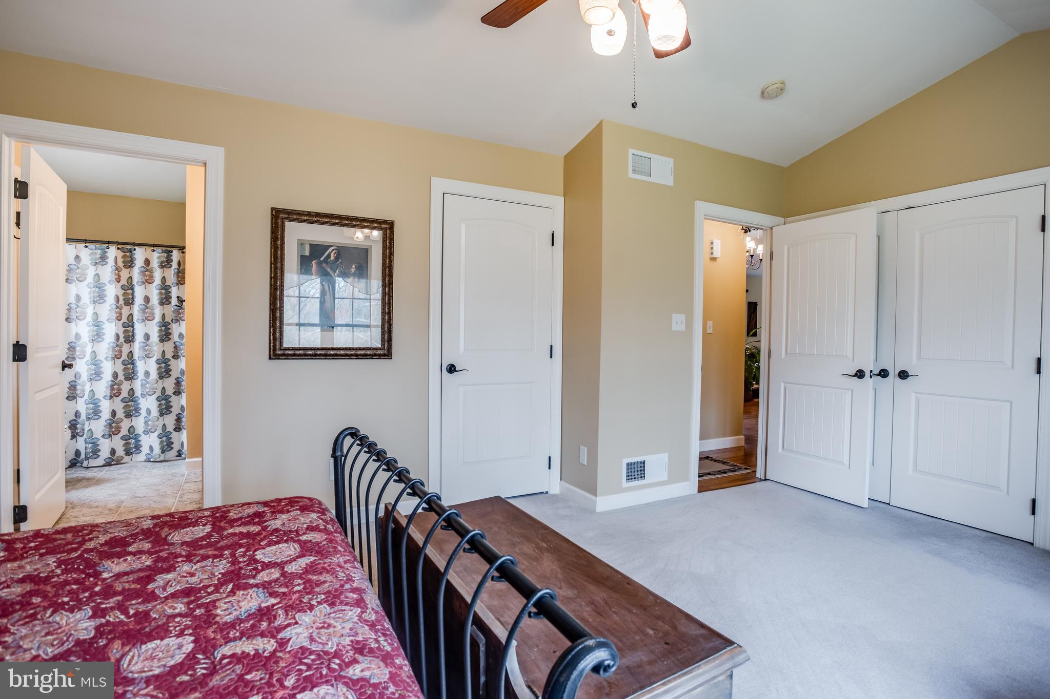 LINWOOD KNOLL - Residential